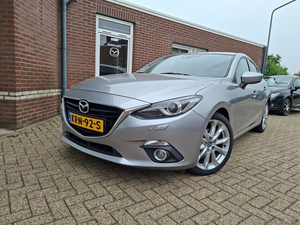 Mazda 3 2.0 GT-M airco / 18 inch alu / bose / navigatie, Voorwielaandrijving, Gebruikt, 4 cilinders, Bedrijf