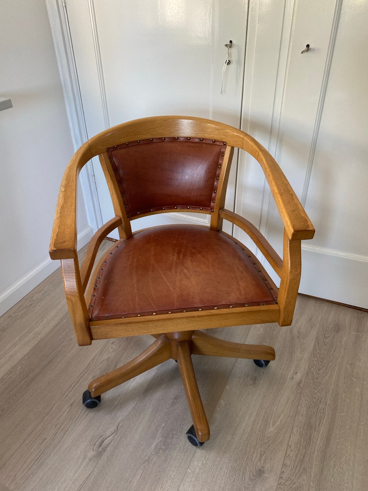 Vintage Bureaustoel Hout en Leer, Huis en Inrichting, Ophalen of Verzenden, Gebruikt, Bruin, Bureaustoel