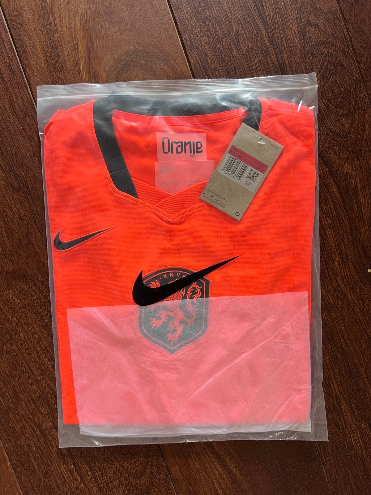 Nike Oranje KNVB Voetbalshirt - Maat L - Nieuw met kaartjes, Kleding | Heren, Sportkleding, Maat 52/54 (L), Nieuw, Oranje, Ophalen of Verzenden