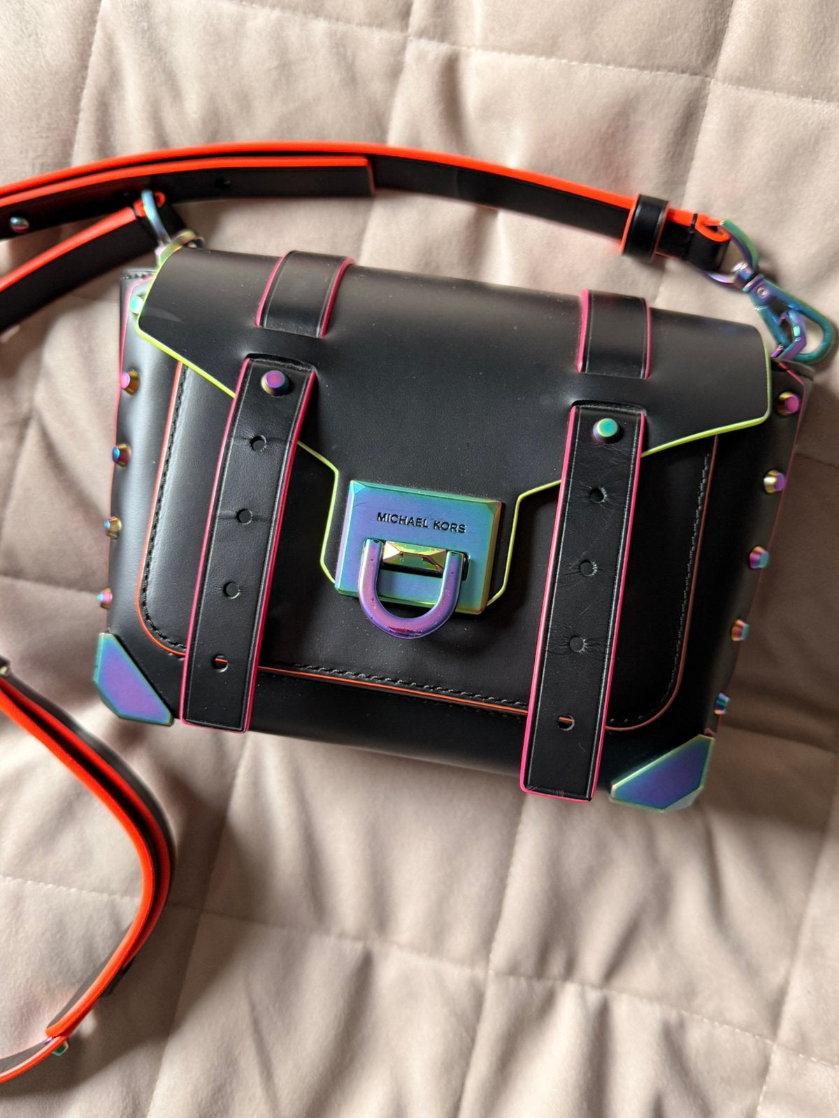 Michael Kors tas dames schoudertas zwart neon, Ophalen of Verzenden, Zo goed als nieuw, Zwart, Schoudertasje