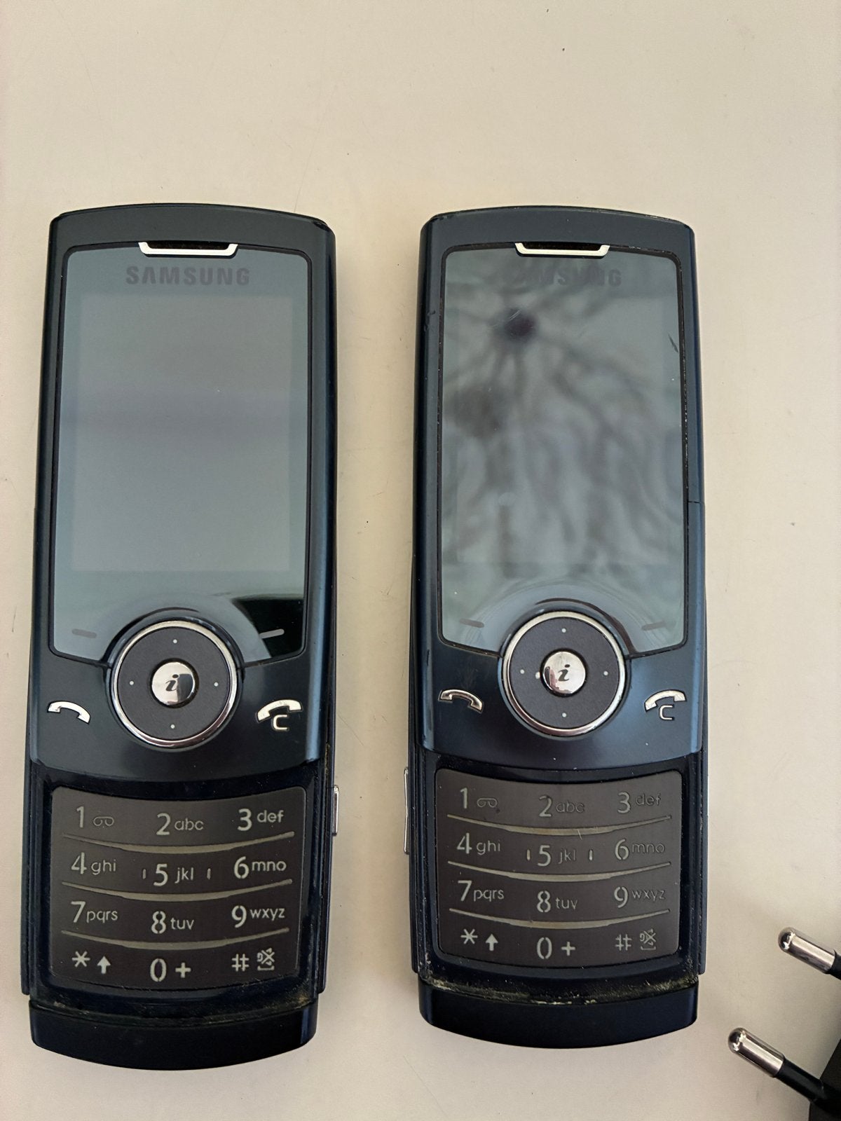 2x Samsung SGH-U600 schuiftelefoon met opladers, Gebruikt, Overige modellen, Zwart, Overige systemen