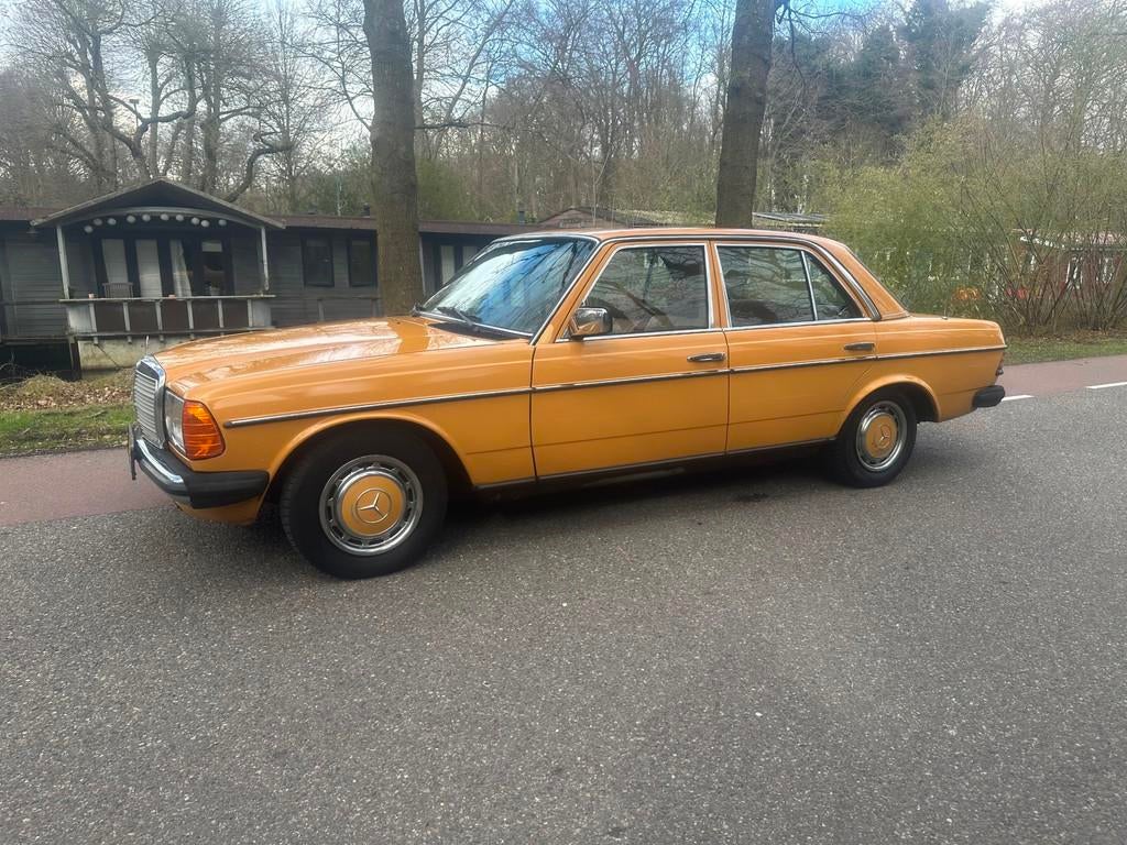 Mercedes-Benz 200-280 (W123) 280 AUTOMAAT M110 W123 LPG, Auto's, Automaat, Achterwielaandrijving, Gebruikt, Sedan