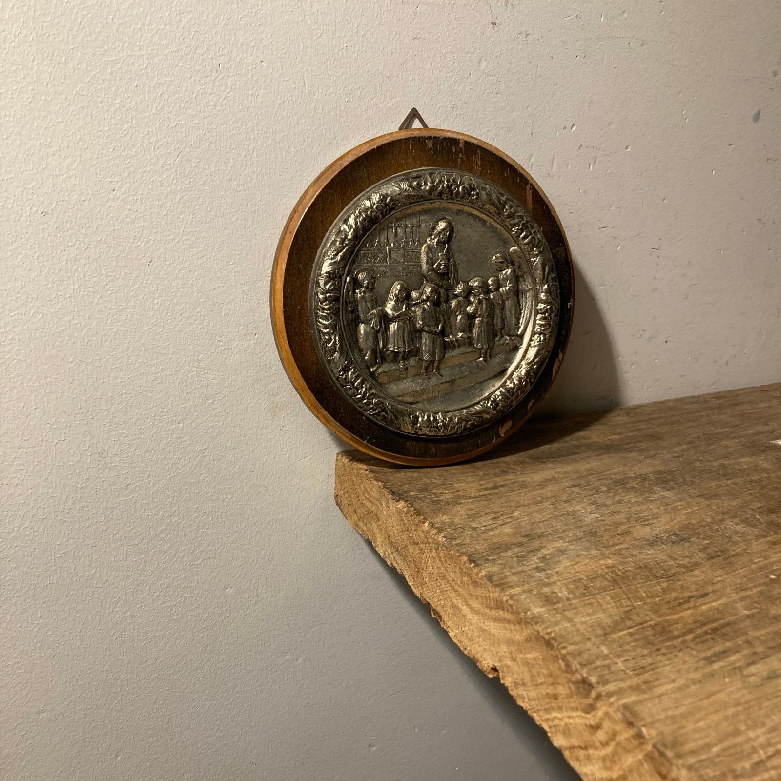 Ronde Muurplaat Heilige Communie Jezus & Communicanten, Antiek en Kunst, Antiek | Religie, Ophalen of Verzenden