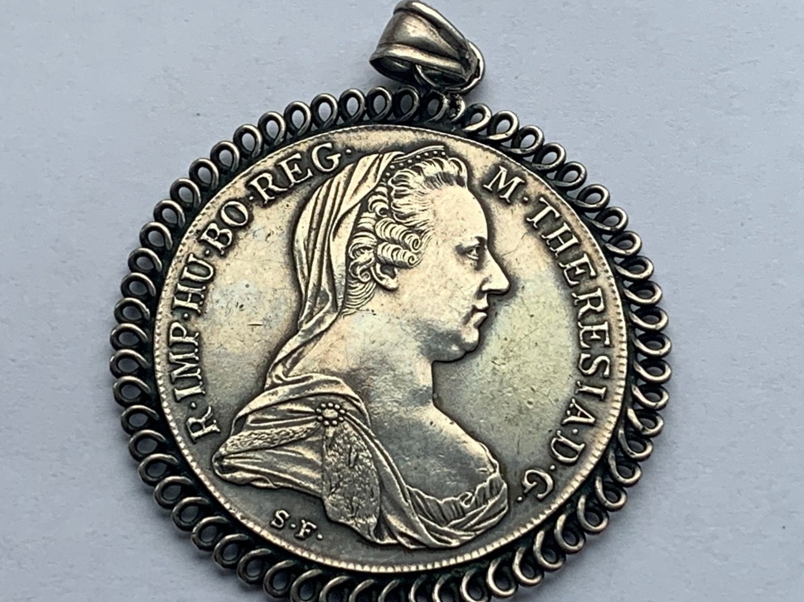 Prachtige zilveren maria theresia 1780 met rand voor hanger, Ophalen of Verzenden