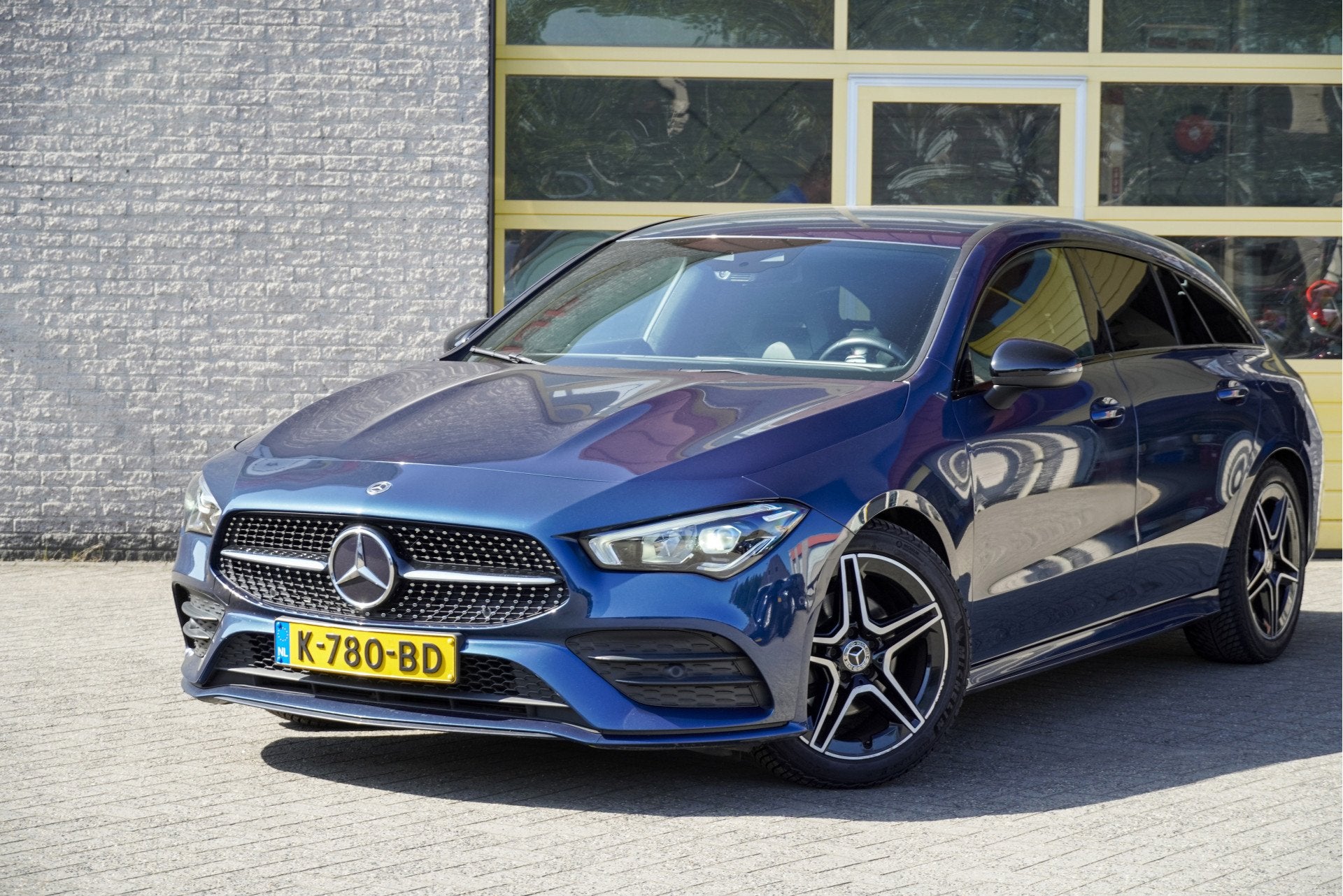 Mercedes-Benz CLA Shooting Brake 180 Automaat! AMG Business, 136 pk, Gebruikt, 4 cilinders, Blauw