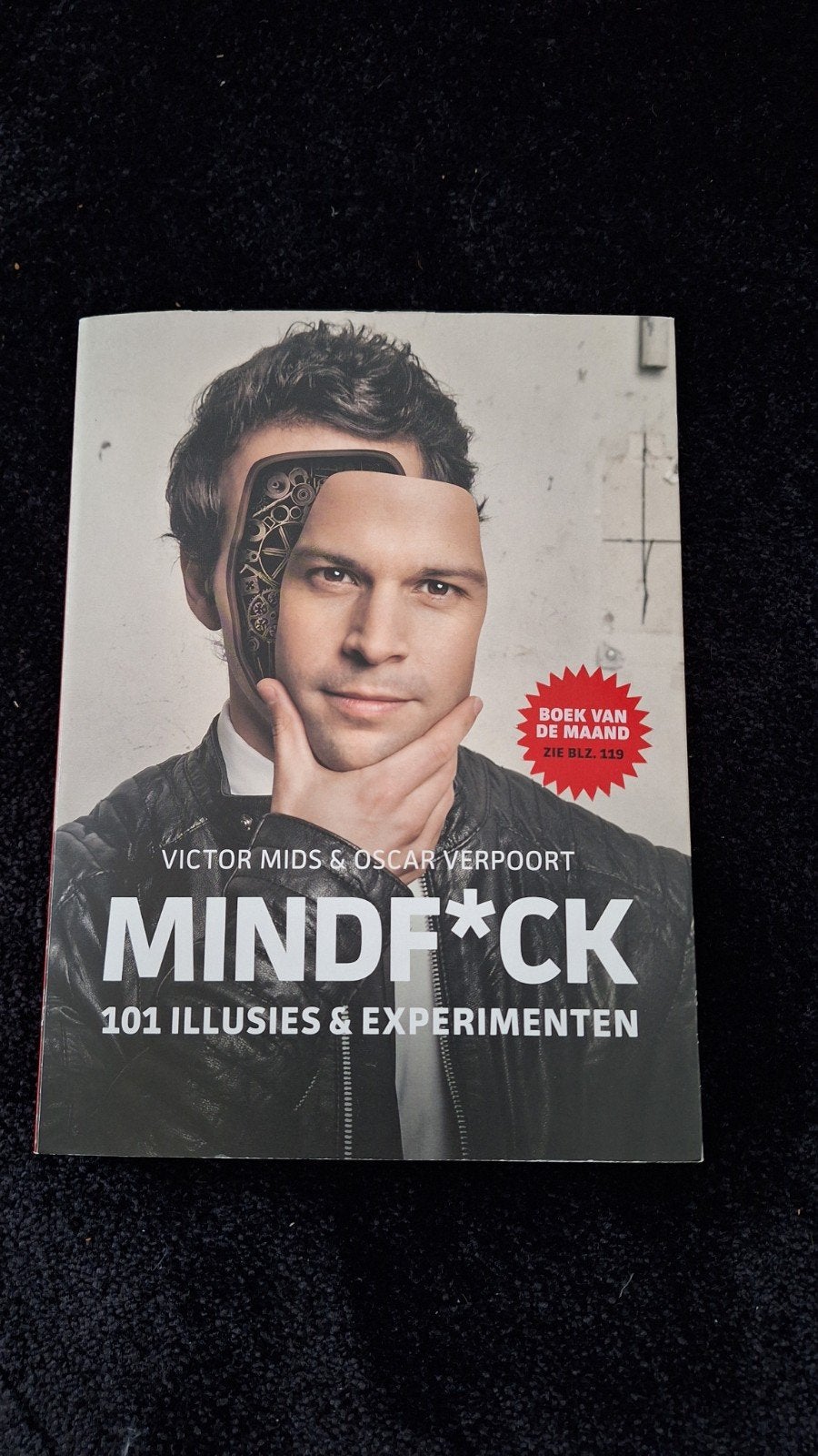 Mindf*ck: 101 illusies & experimenten - Victor Mids, Boeken, Ophalen, Zo goed als nieuw, Victor Mids & Oscar Verpoort, Nederland