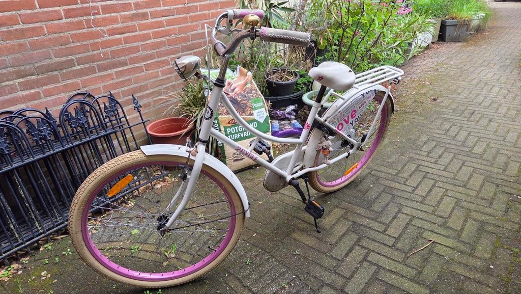 Meisjesfiets 26 inch wit/roze - Gebruikt, Fietsen en Brommers, Fietsen | Meisjes, Gebruikt, 20 inch, Handrem, Ophalen