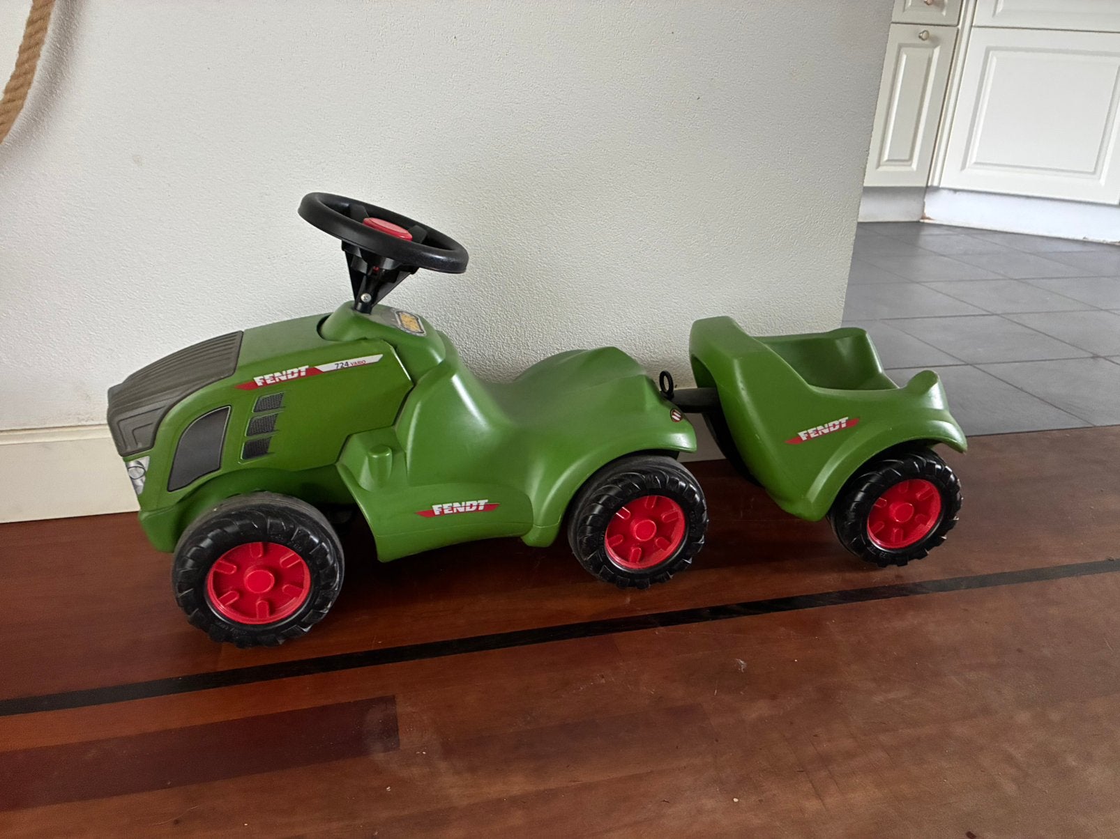 Fendt Vario 724 looptrekker met aanhanger, Ophalen, Zo goed als nieuw