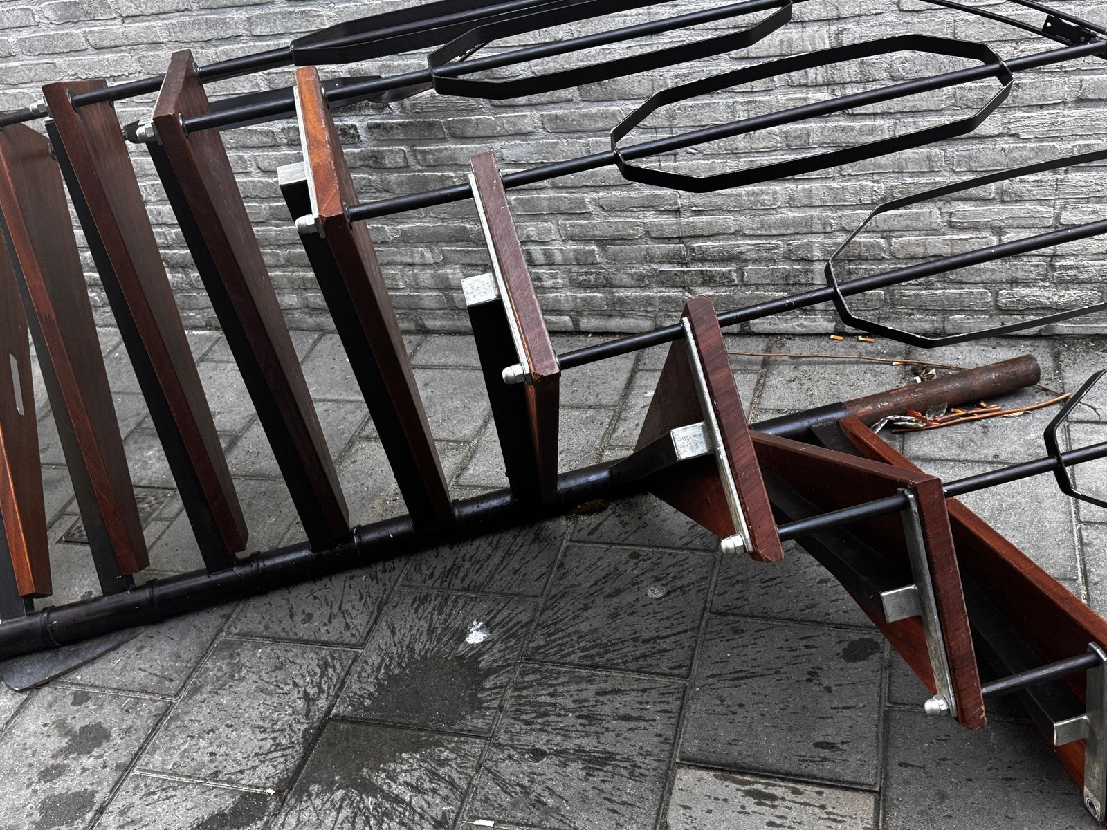 Spiraaltrap met houten treden en metalen frame, Ophalen of Verzenden, Gebruikt, Trap, 2 tot 4 meter