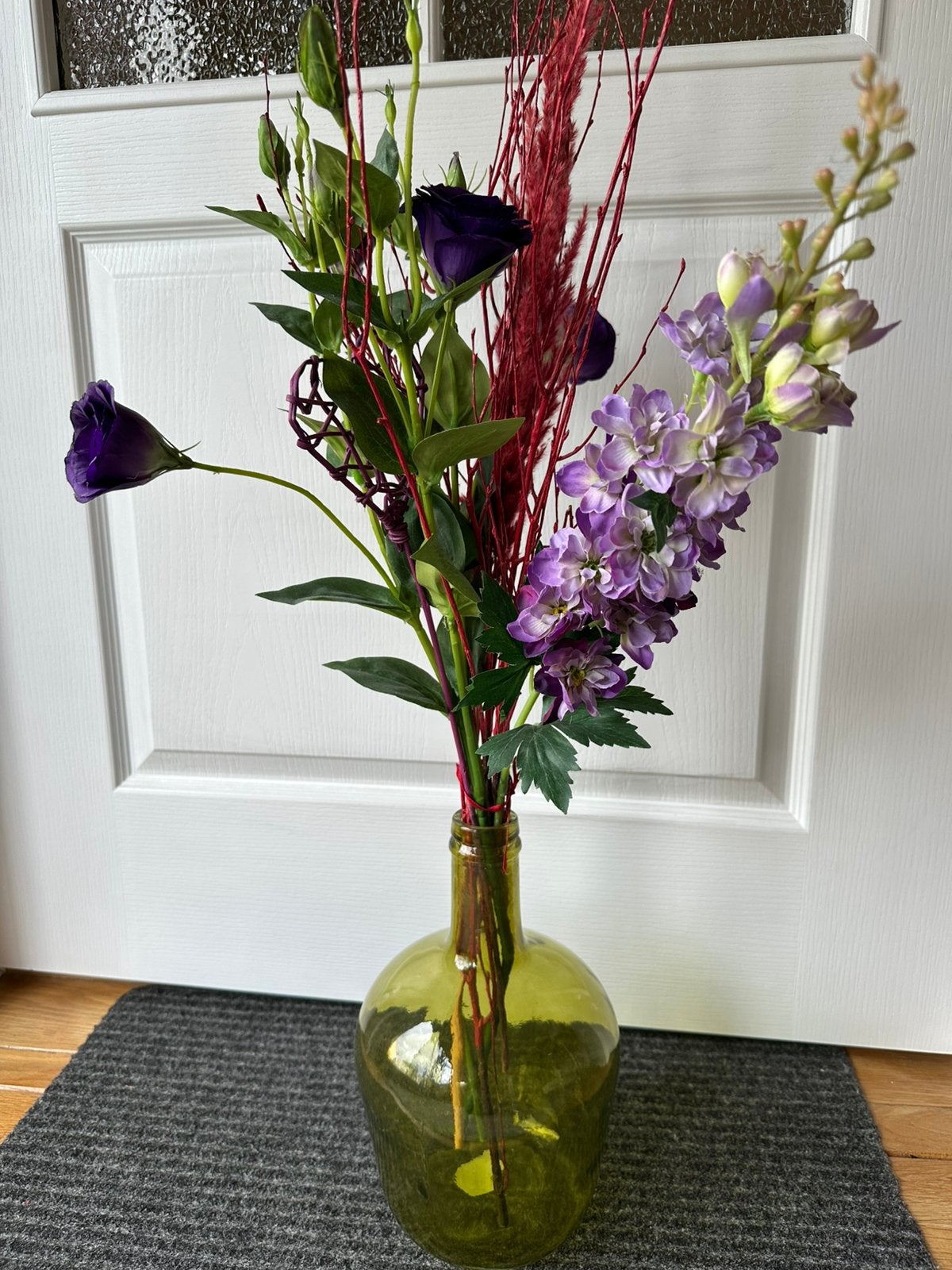 Leuke vaas met kunstbloemen in nw staat, Huis en Inrichting, Ophalen, Zo goed als nieuw