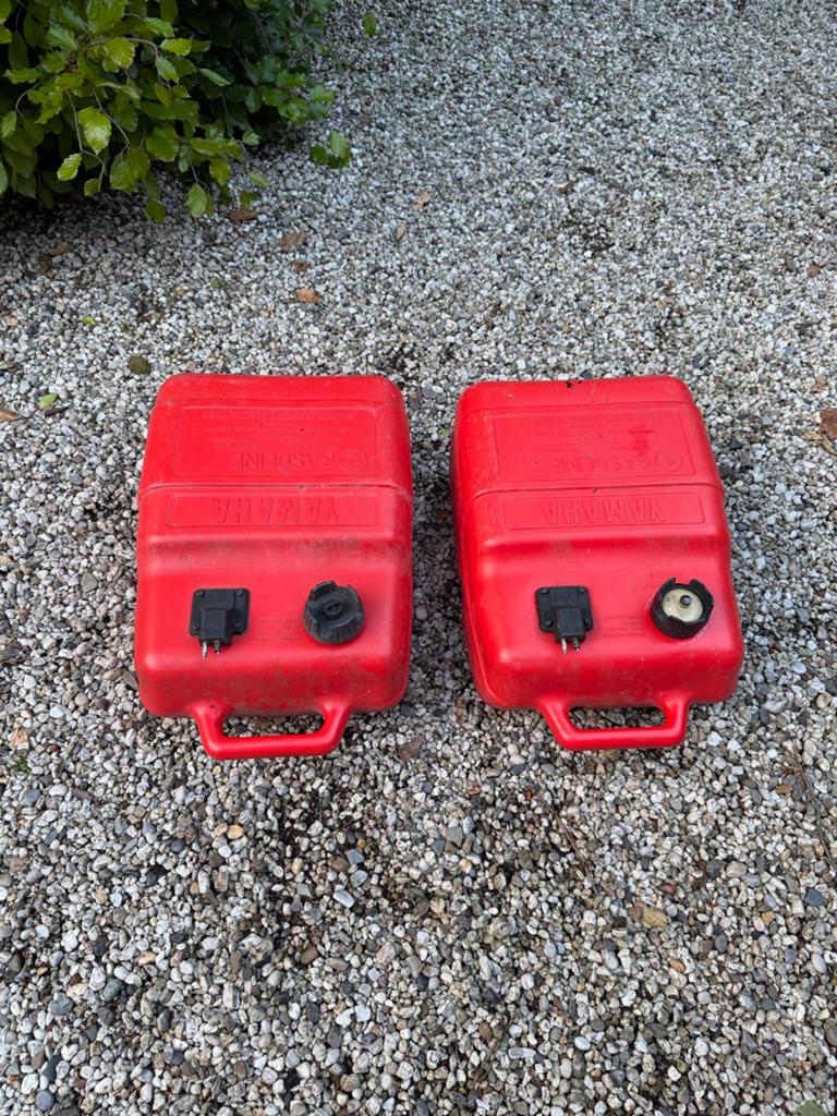 2x Yamaha benzinetank 25L voor buitenboordmotor, Ophalen of Verzenden, Gebruikt, Motor en Techniek