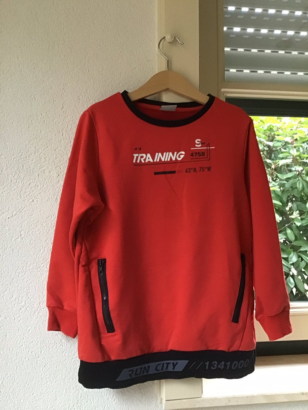 L.C. Waikiki Sweater rood maat 116/122, Ophalen of Verzenden, Zo goed als nieuw, Jongen, Trui of Vest