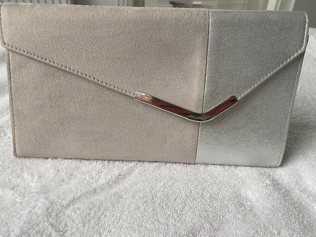 Mooie Clutch nieuw, Sieraden, Tassen en Uiterlijk, Tassen | Damestassen, Ophalen of Verzenden, Nieuw, Overige kleuren, Avondtasje