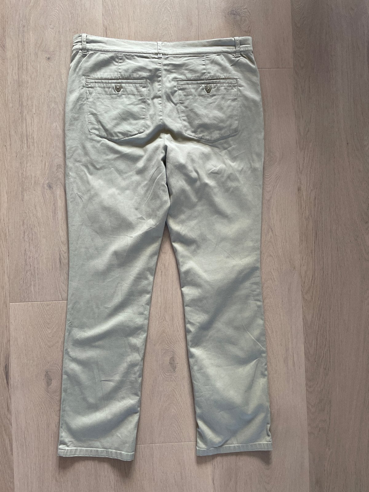 Filippa K Chino Broek - Lichtgroen, Kleding | Dames, Maat 42/44 (L), Ophalen of Verzenden, Lang, Gedragen
