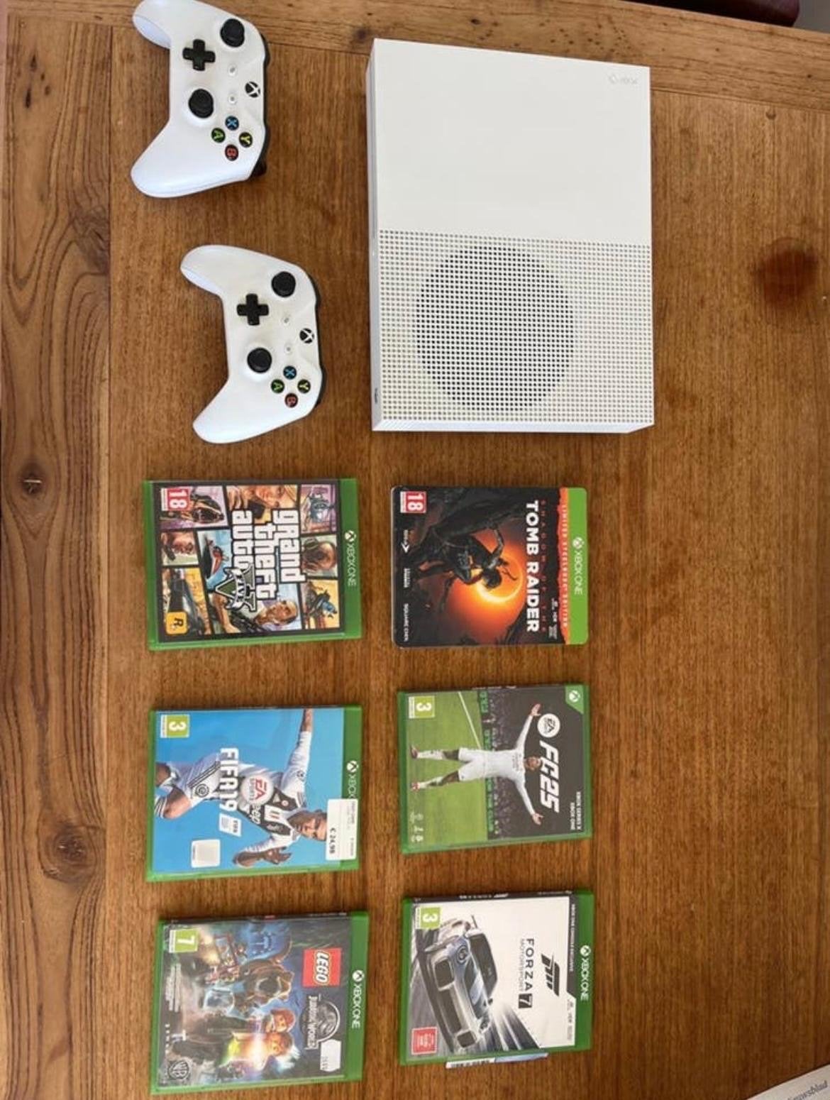 Xbox One S met 2 controllers en 6 games, Met 2 controllers, Xbox One S, Ophalen of Verzenden, 500 GB