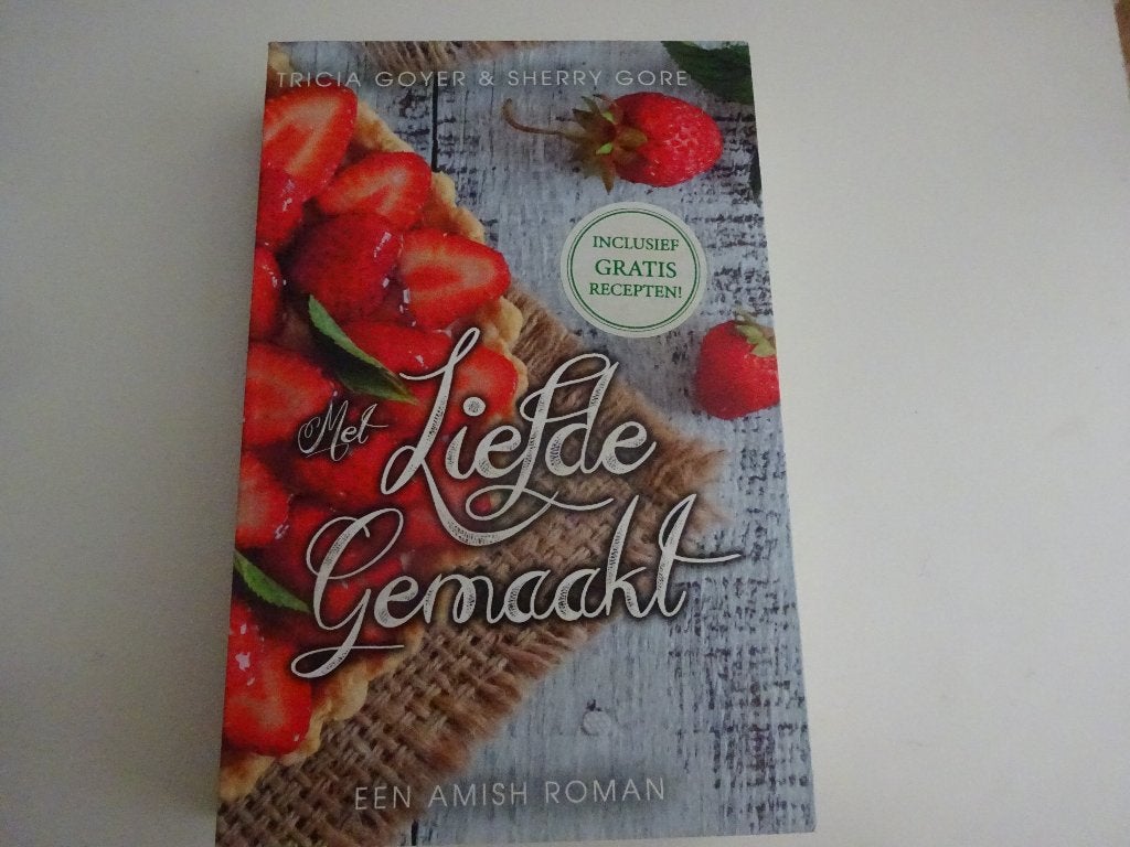 TRICIA GOYER - MET LIEFDE GEMAAKT - CHR. ROMAN (AMISH), Boeken, Romans, Ophalen of Verzenden, Gelezen