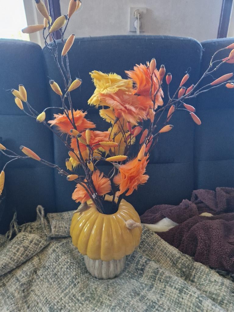 daan kromhout vaas DK met vogels en kunstbloemen, Huis en Inrichting, Woonaccessoires | Vazen, Geel, Aardewerk of Porselein, Ophalen of Verzenden