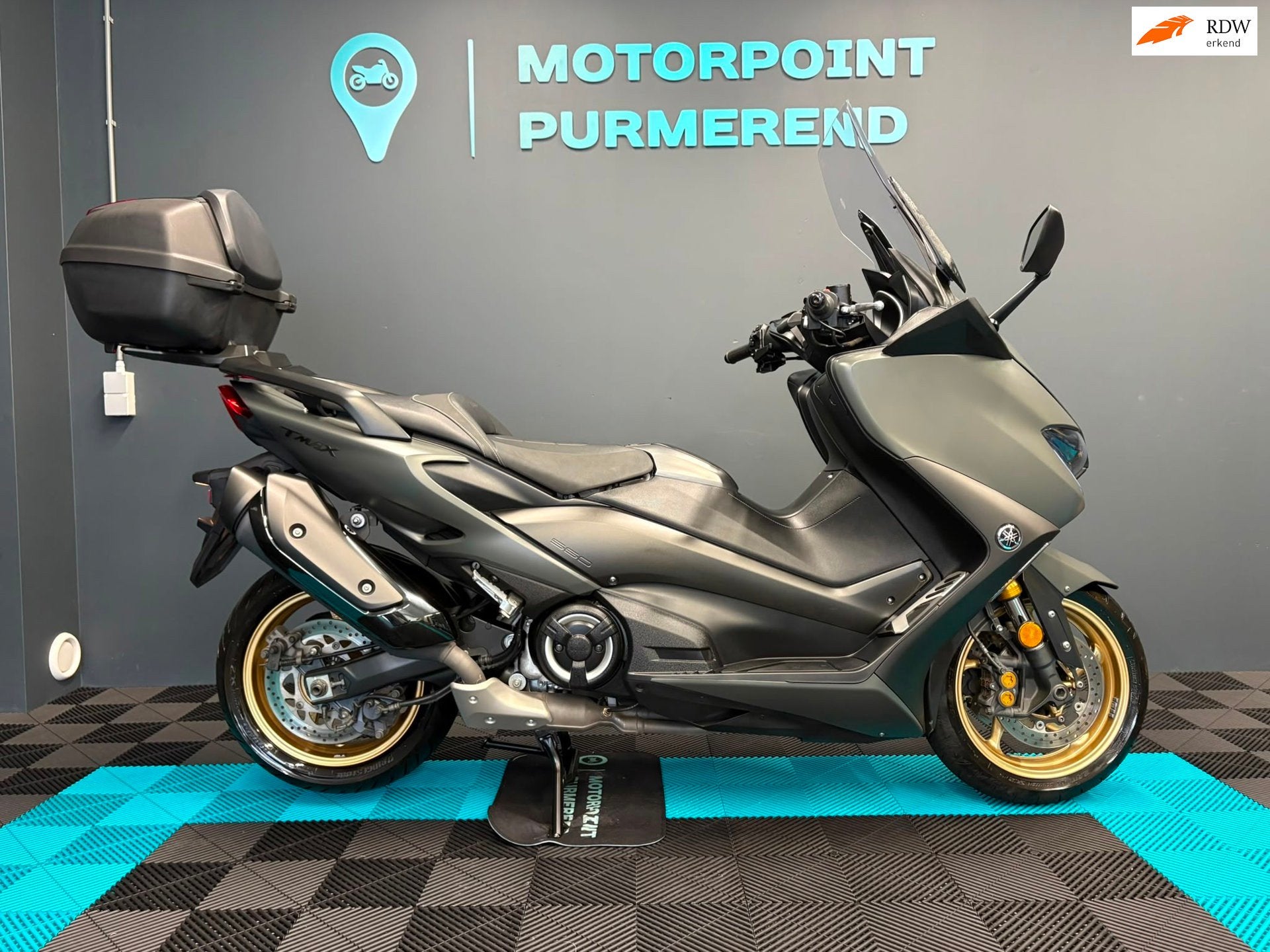 Yamaha TMAX 560 TECH MAX | TMAX 560 | TECHMAX 560, Scooter, 562 cc, Handvatverwarming, Koolhovenlaan 101
1119 NC  Schiphol-Rijk, NL