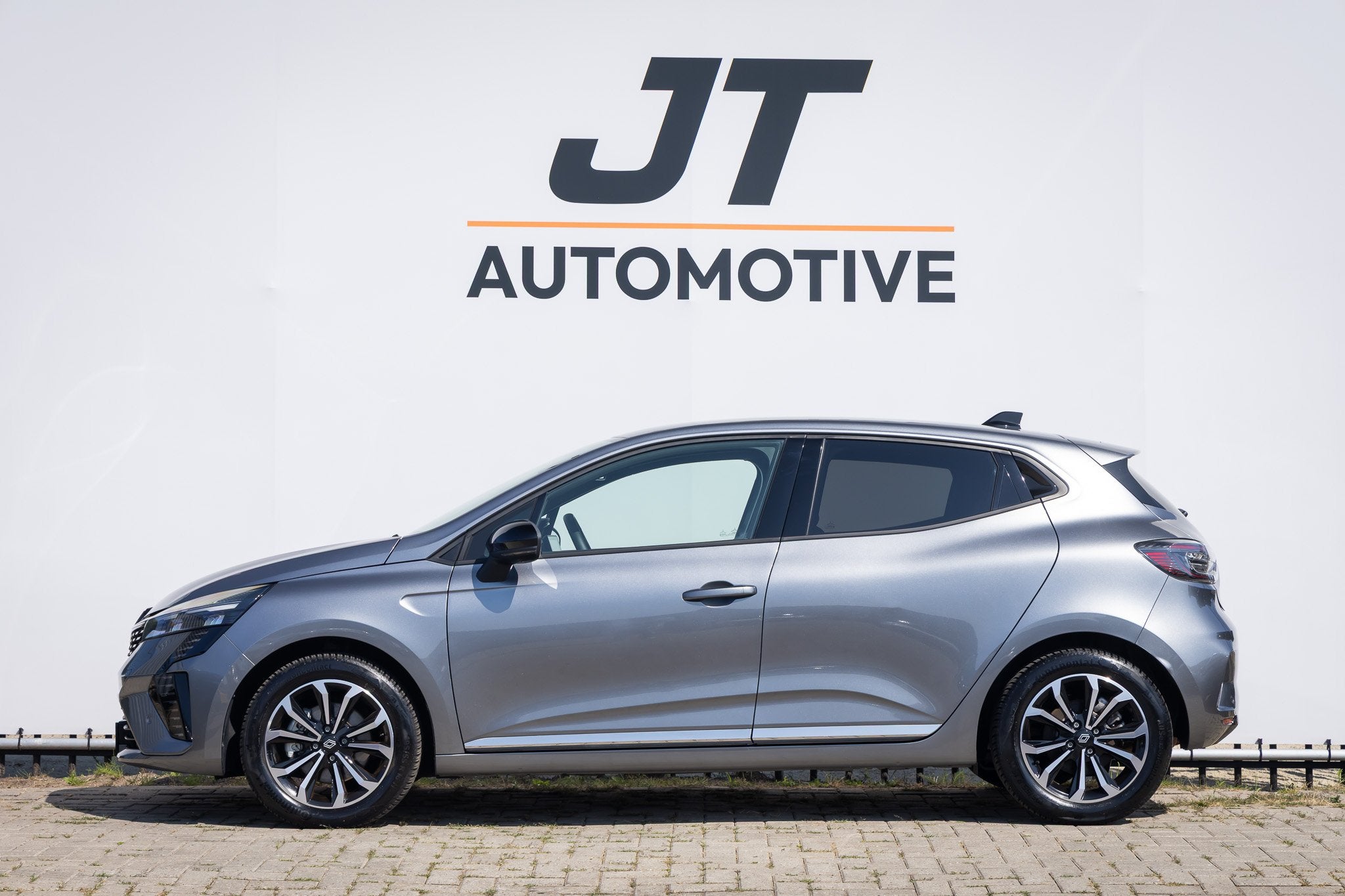 Renault Clio E-TECH HYBRID 1.6 ETFH 145 techno Stoelverwarmi, Gebruikt, Euro 6, 4 cilinders, Automatische klimaatregeling