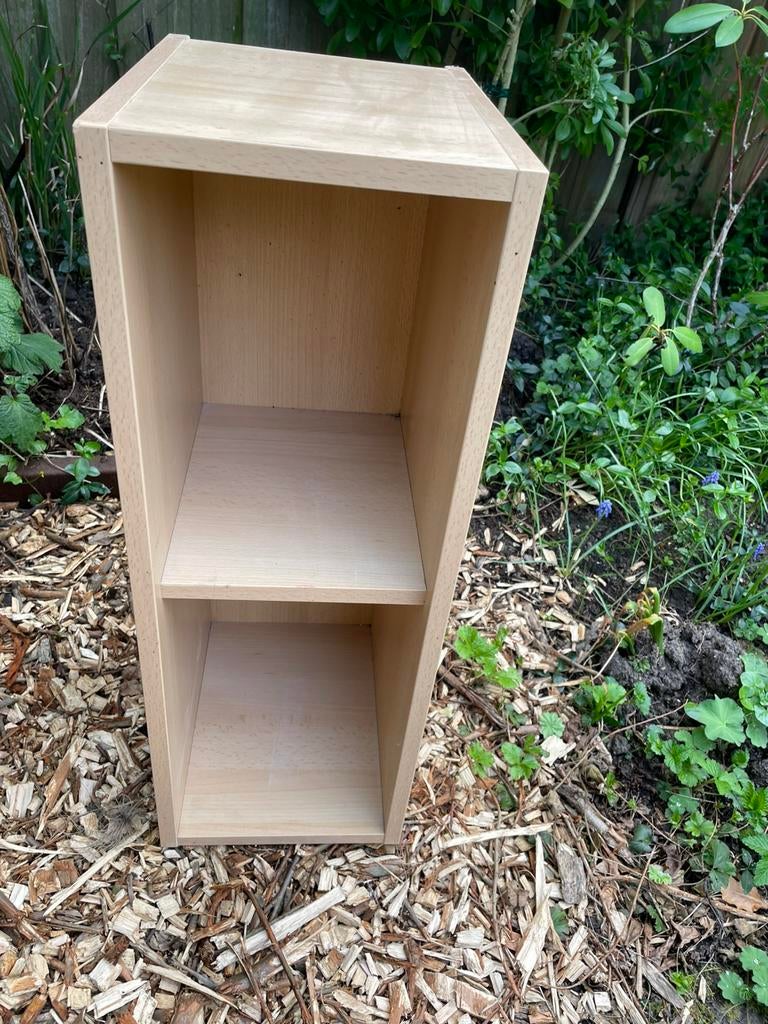 Gratis praktisch klein houten (hang)kastje, Ophalen, Zo goed als nieuw, Hout, Cd's