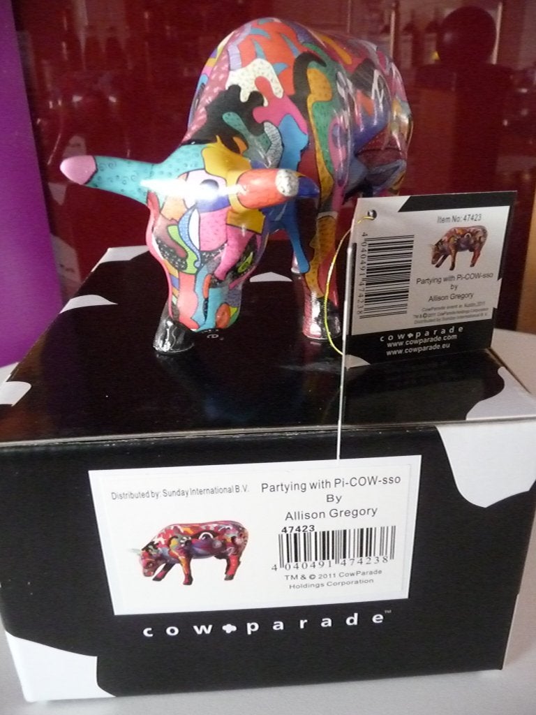 Nieuw Cow Parade koe Partying with Pi-COW-sso medium., Antiek en Kunst, Kunst | Designobjecten, Ophalen of Verzenden, Handgemaakt