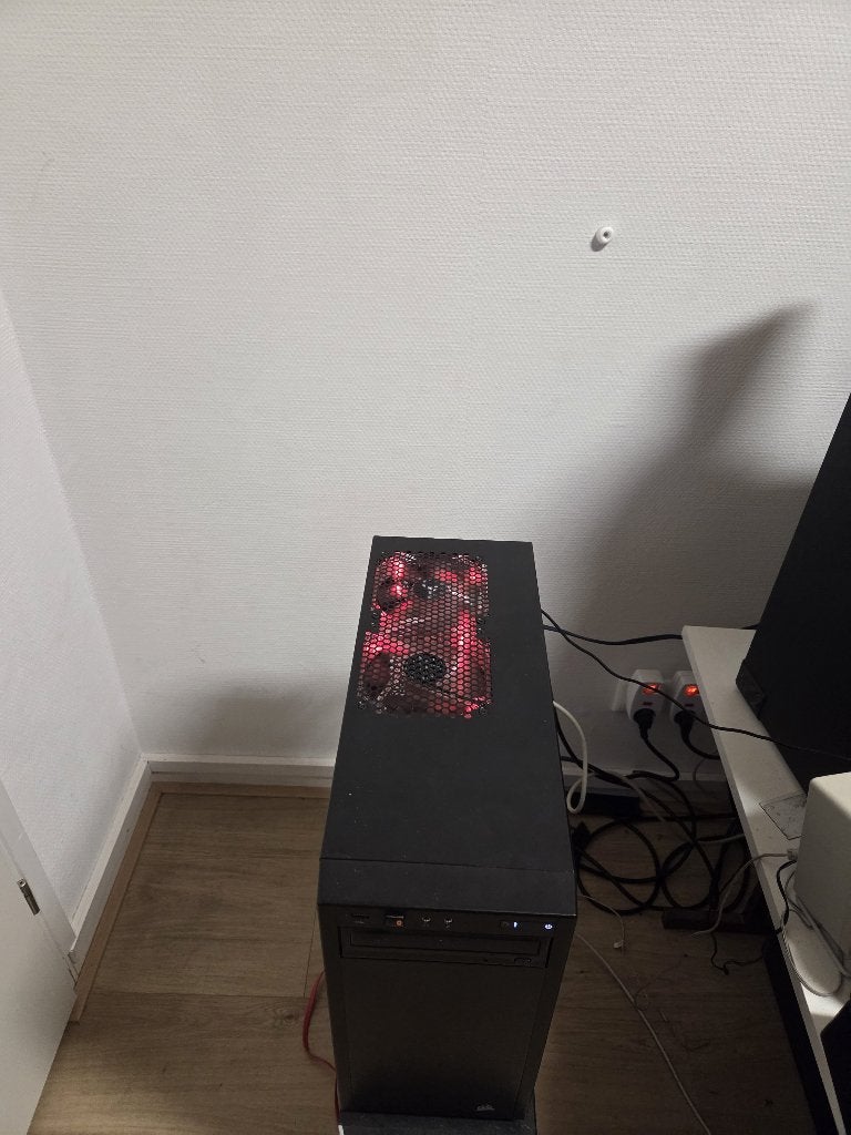 Windows 11 Huis server, Computers en Software, Ophalen, Gebruikt, 2 tot 3 Ghz, 1 TB