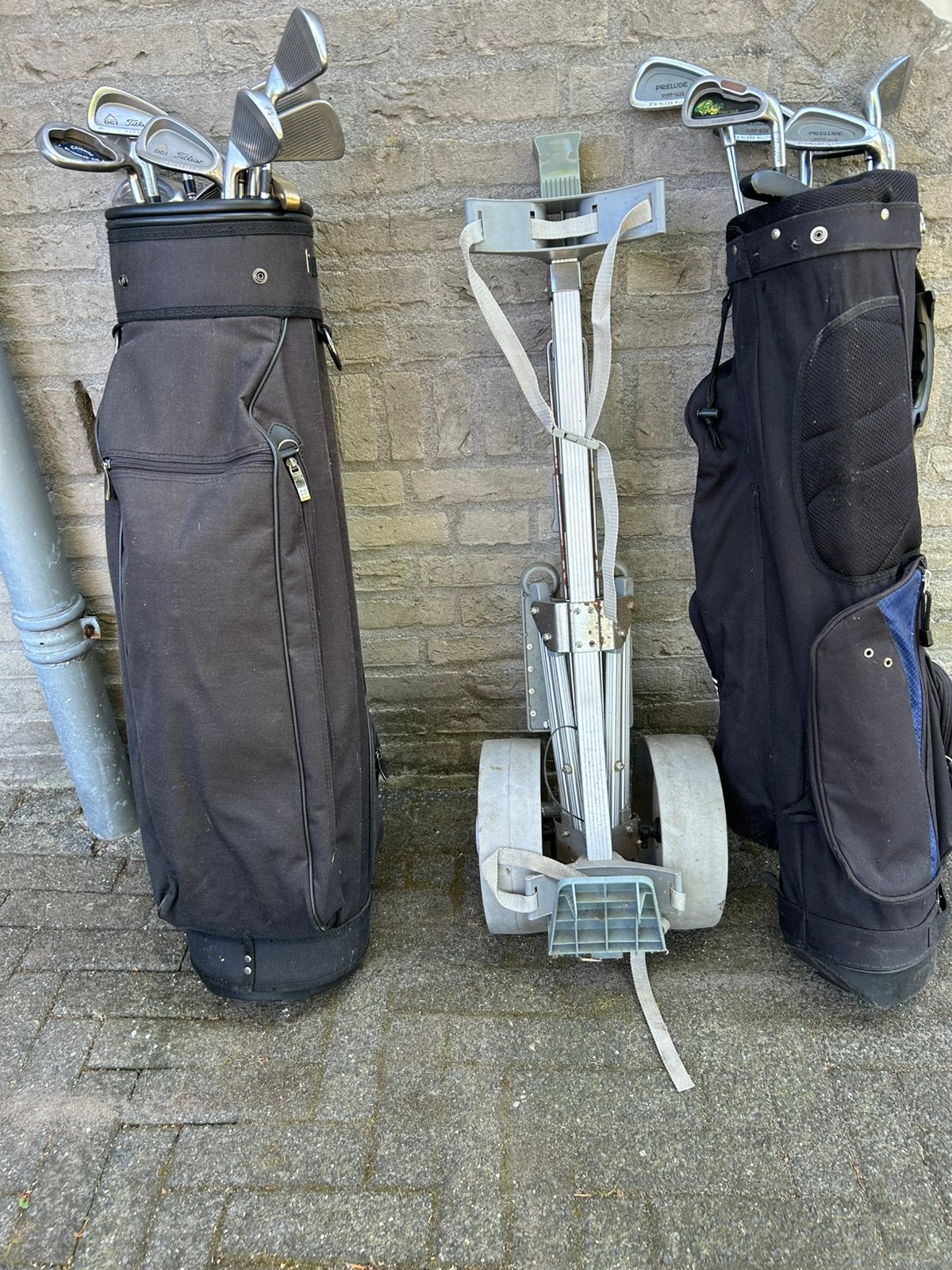 Golfsets in 2 golftassen en 1 golftrolley, Ophalen, Gebruikt