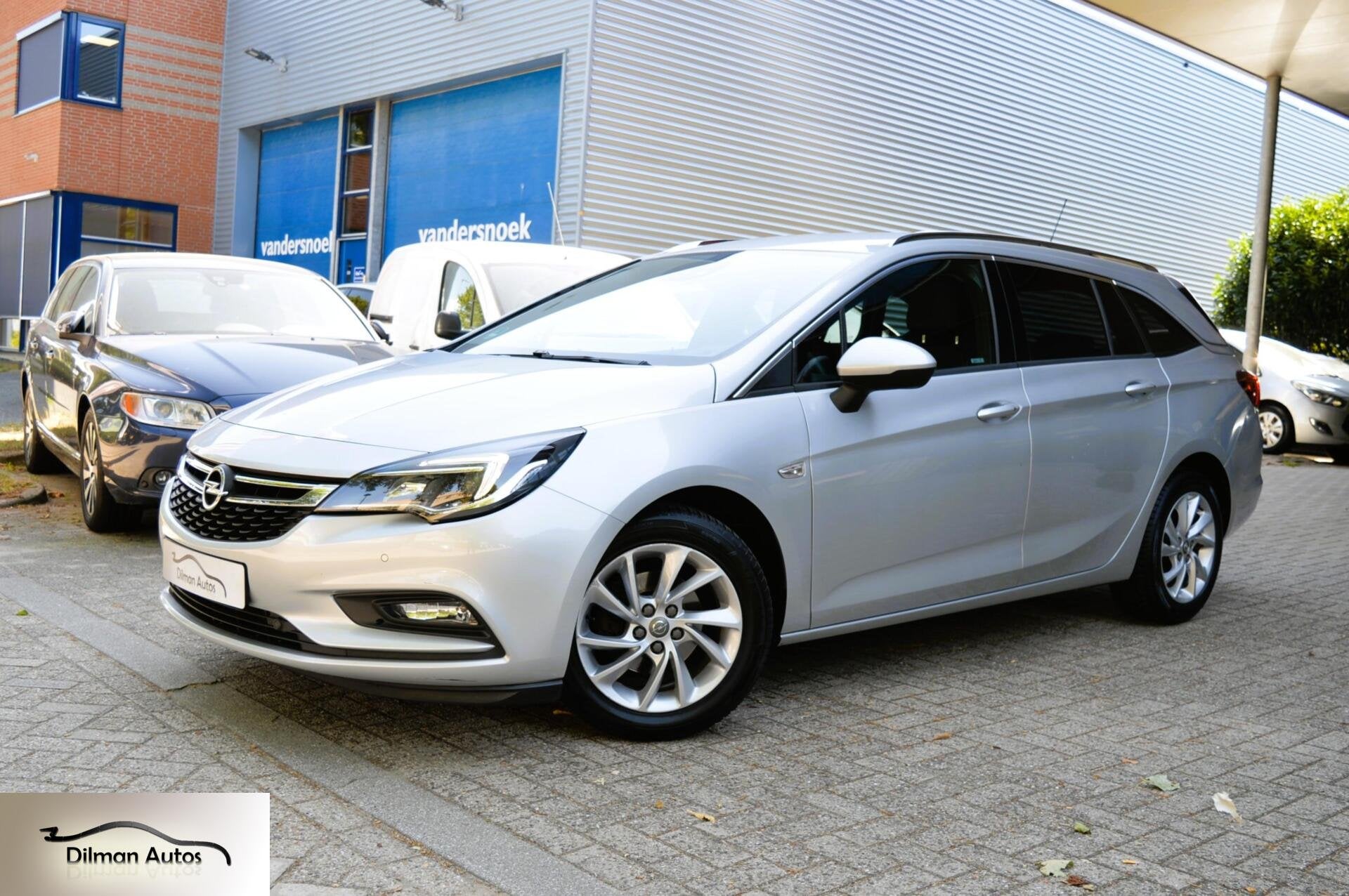 Opel Astra Sports Tourer 1.4 Innovation Aut!|Camera|Keyless!, Auto's, Opel, Gebruikt, Leder en Stof, Origineel Nederlands, 1240 kg
