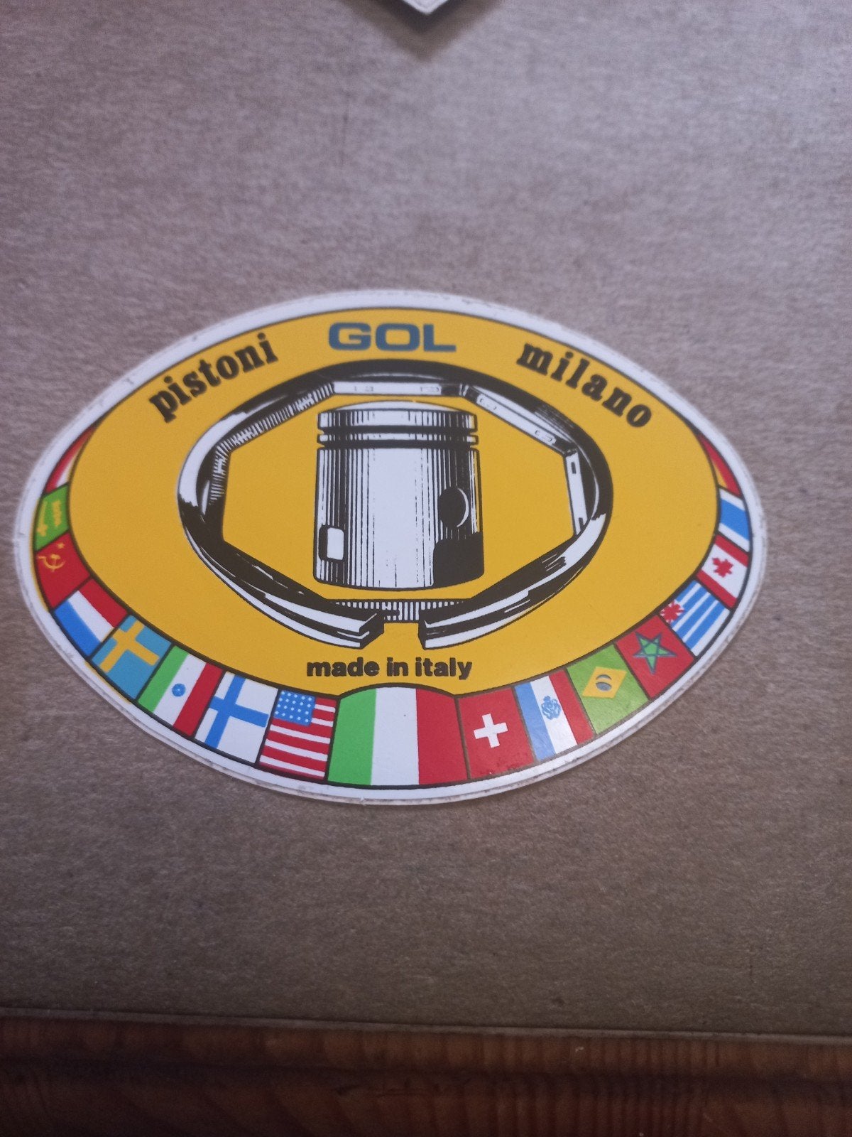 Vintage PISTONI GOL Milano sticker - Made in Italy, Ophalen of Verzenden, Gebruikt