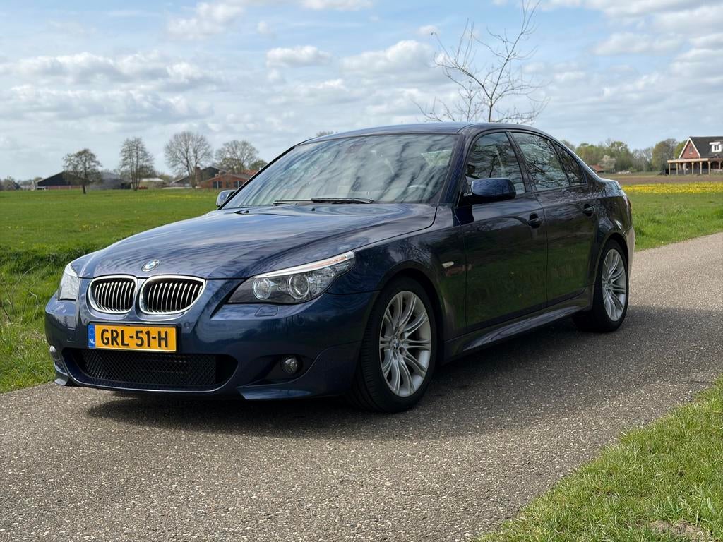 BMW 5-Serie 3.0 I full option, Achterwielaandrijving, Zwart, 2000 kg, Leder en Stof