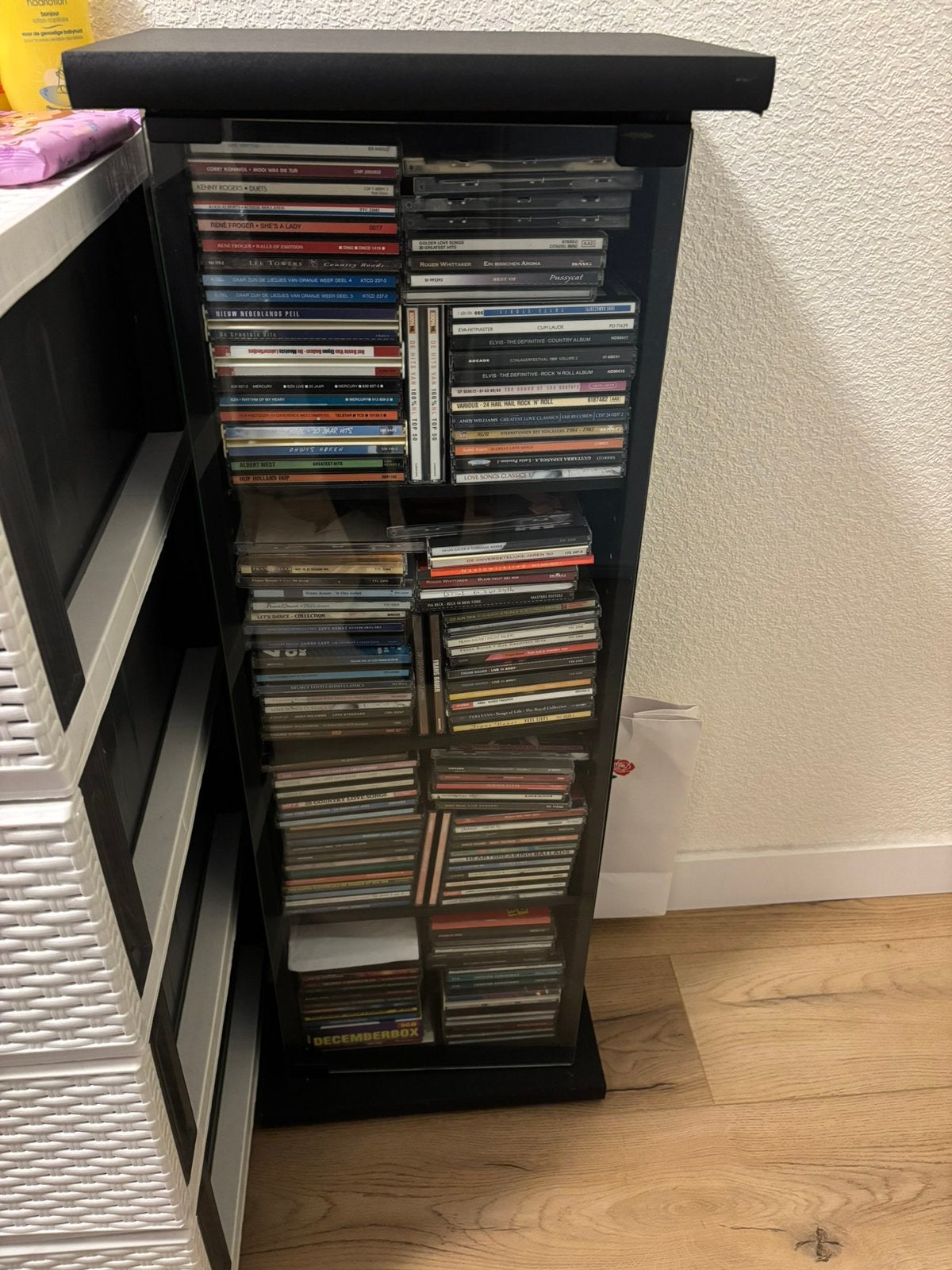Cd kast met cd’s, Ophalen, Zo goed als nieuw, Hout, Cd's