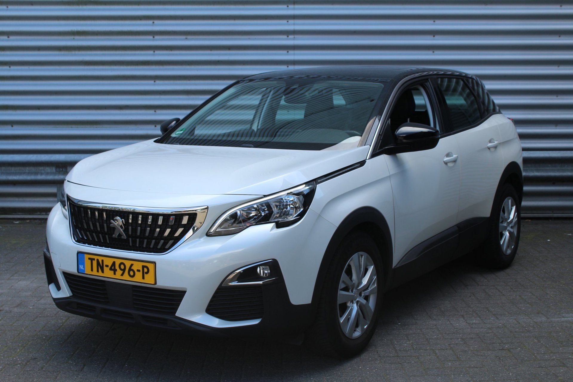 Peugeot 3008 1.2 PureTech 131pk Executive NL-Auto NAP, Voorwielaandrijving, Gebruikt, 1199 cc, Wit