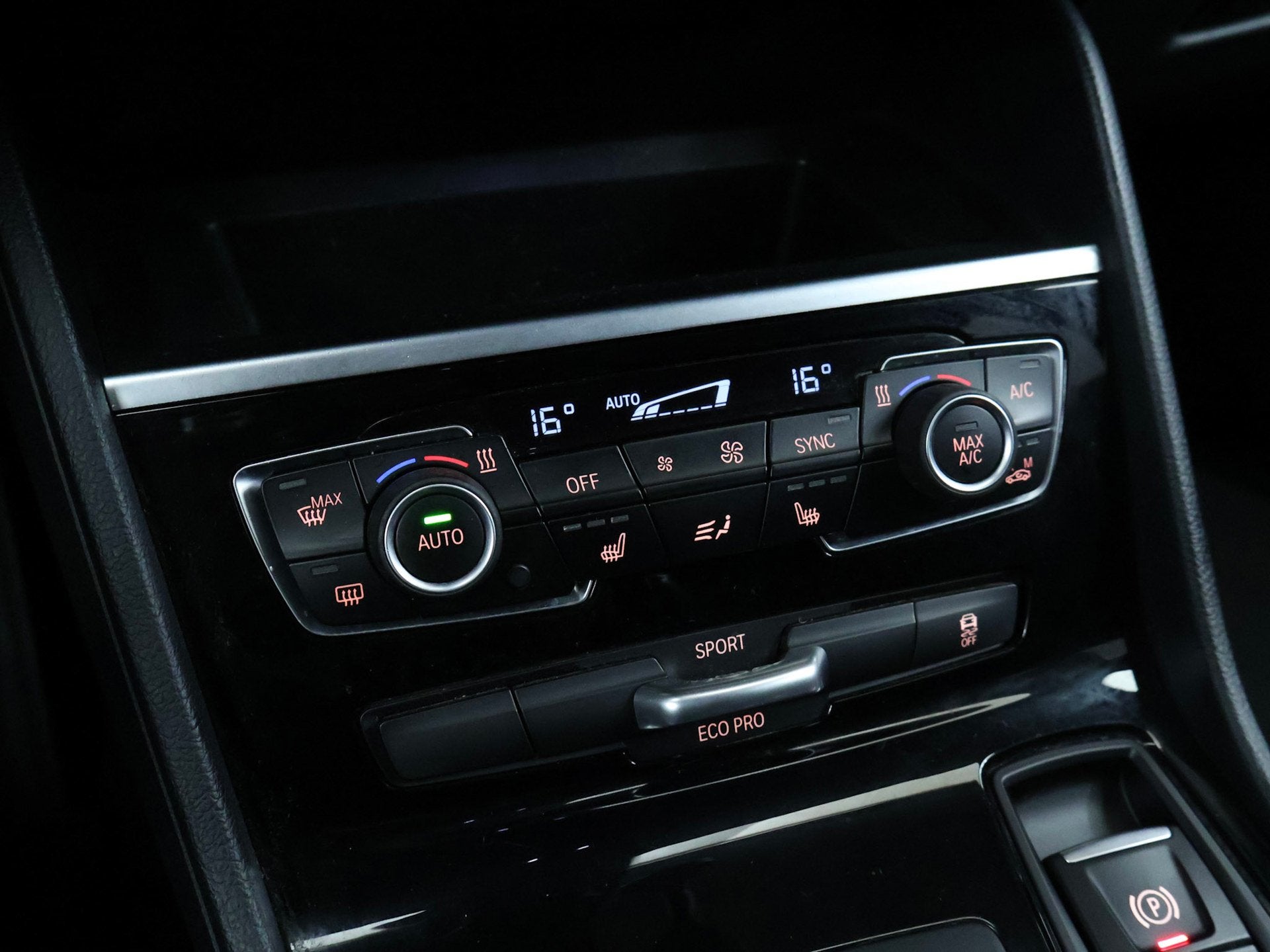 Foto 18 van BMW 2-serie Gran Tourer 220i Centennial High Executive 7p. S