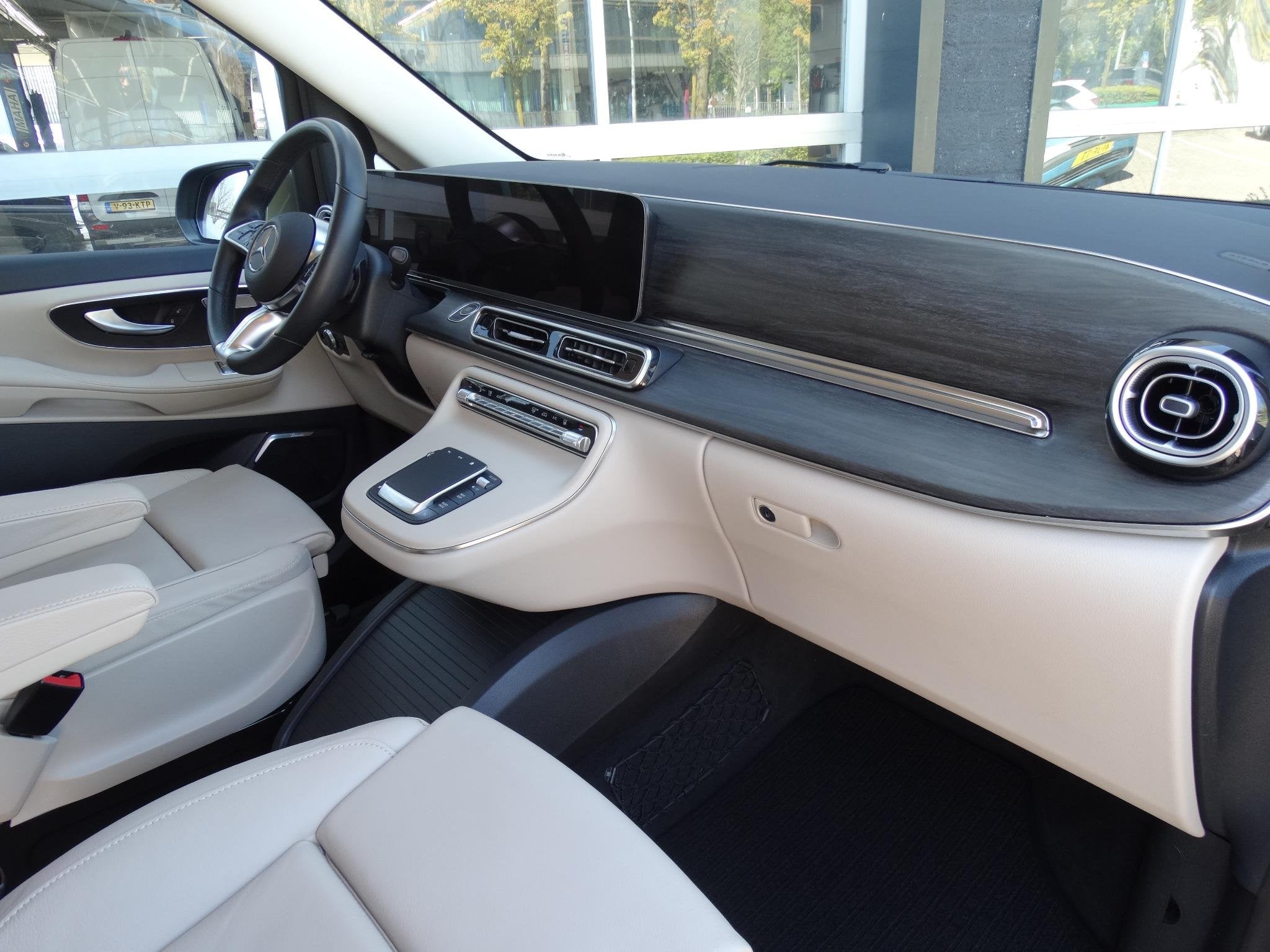 Mercedes-Benz EQV 300 L2 90kWh | 7-persoons | Distronic | Lu, Auto's, Stof, Gebruikt, Beige, Overige kleuren