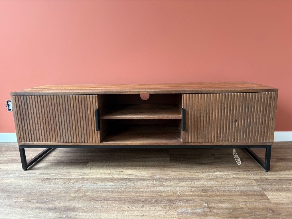 Tv-meubel Dutchbone Saroo, Ophalen, 100 tot 150 cm, Mangohout, industrieel, Nieuw