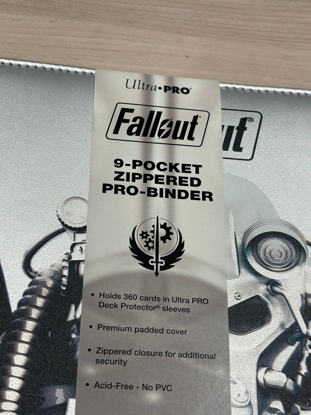 Magic the Gathering X Fallout Ultra Pro 9 Pocket Binder, Ophalen of Verzenden, Zo goed als nieuw