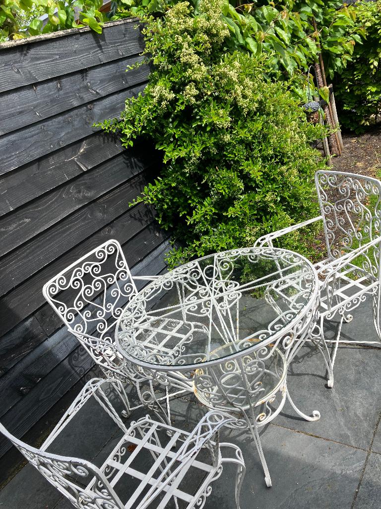 Romantisch brocante smeedijzeren bistroset, Ophalen, Gebruikt, Overige materialen, 3 zitplaatsen