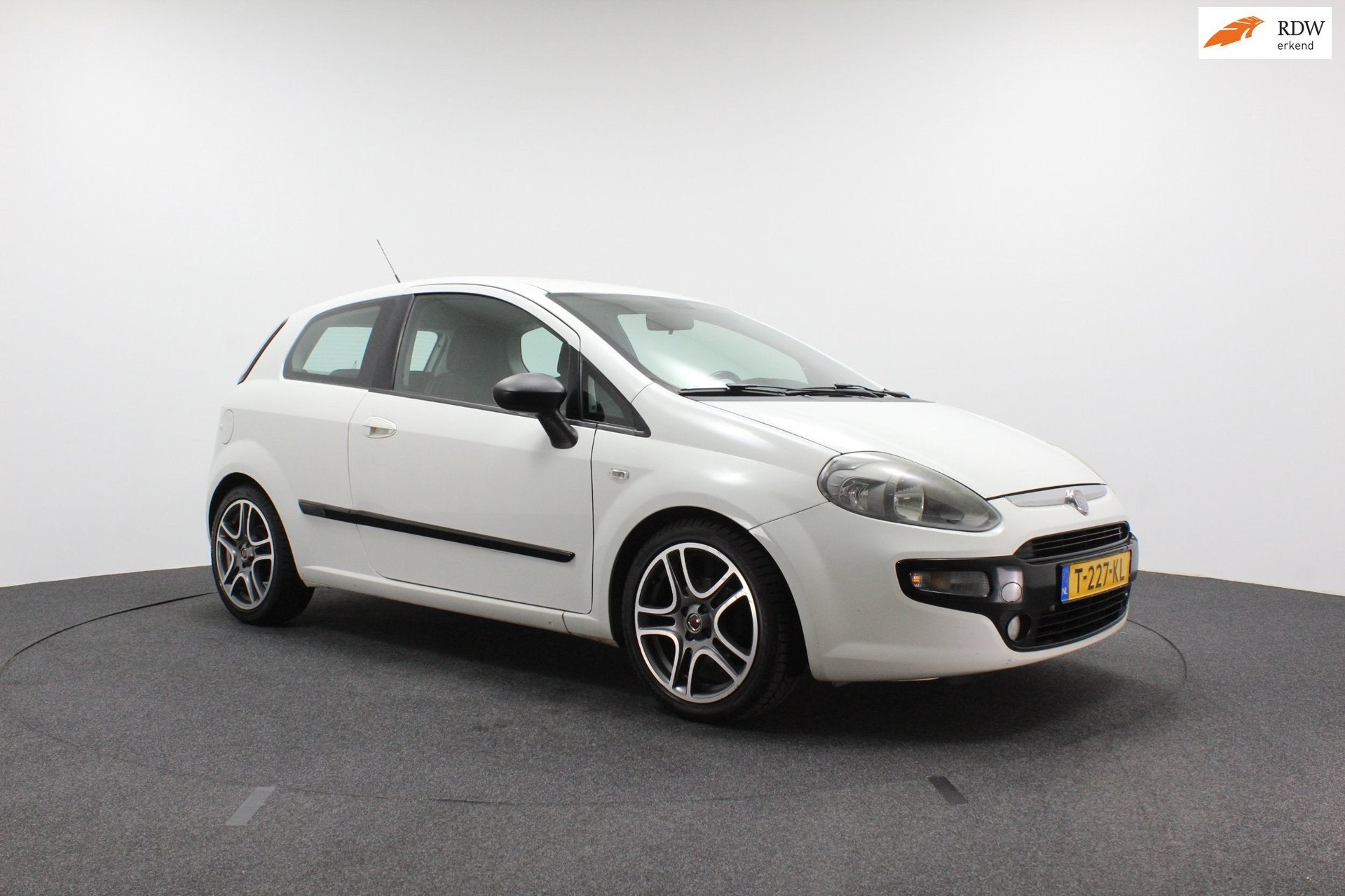 Fiat Punto Evo 1.2 Dynamic | Airco | Sportvelgen | Stuurbedi, Voorwielaandrijving, Euro 5, Elektrische ramen, 1242 cc
