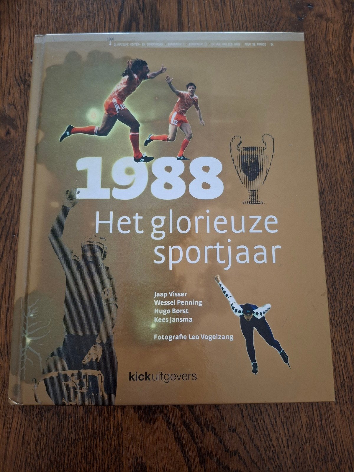 1988 Het glorieuze sportjaar - Boek over sportgeschiedenis, Boeken, Ophalen of Verzenden, Gelezen, Jaap Visser, Wessel Penning, Hugo Borst, Kees Jansma
