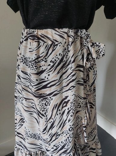 Rok / zomerrok S/M Musthaves by Elja amper gedragen, Maat 38/40 (M), Overige kleuren, Ophalen of Verzenden, Onder de knie