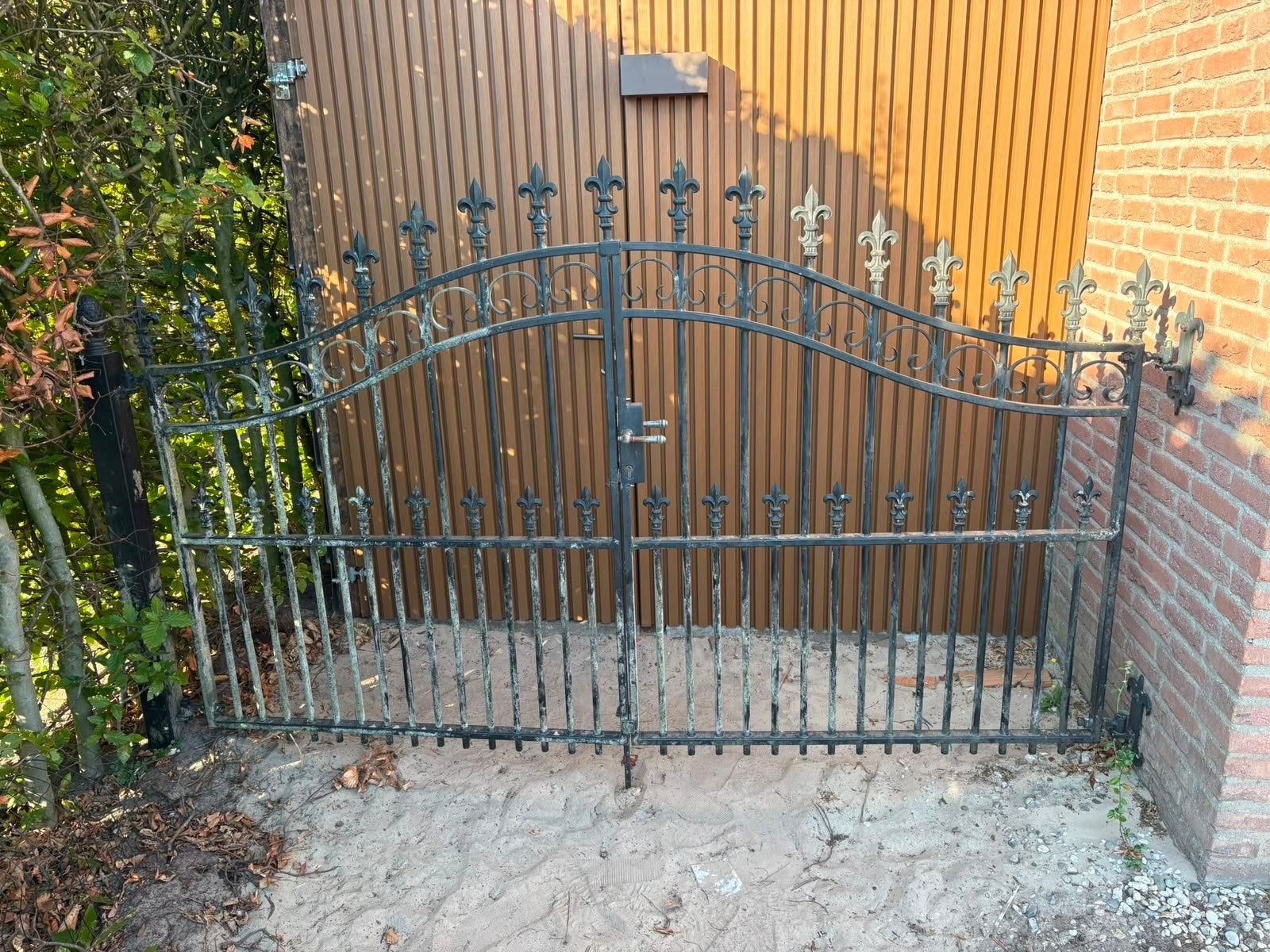 Sierlijk ijzeren hekwerk met poort - 2,70m x 1,60m, Tuin en Terras, Tuinhekken en Hekwerk, Ophalen, Met poort, Gebruikt, Sierhekwerk