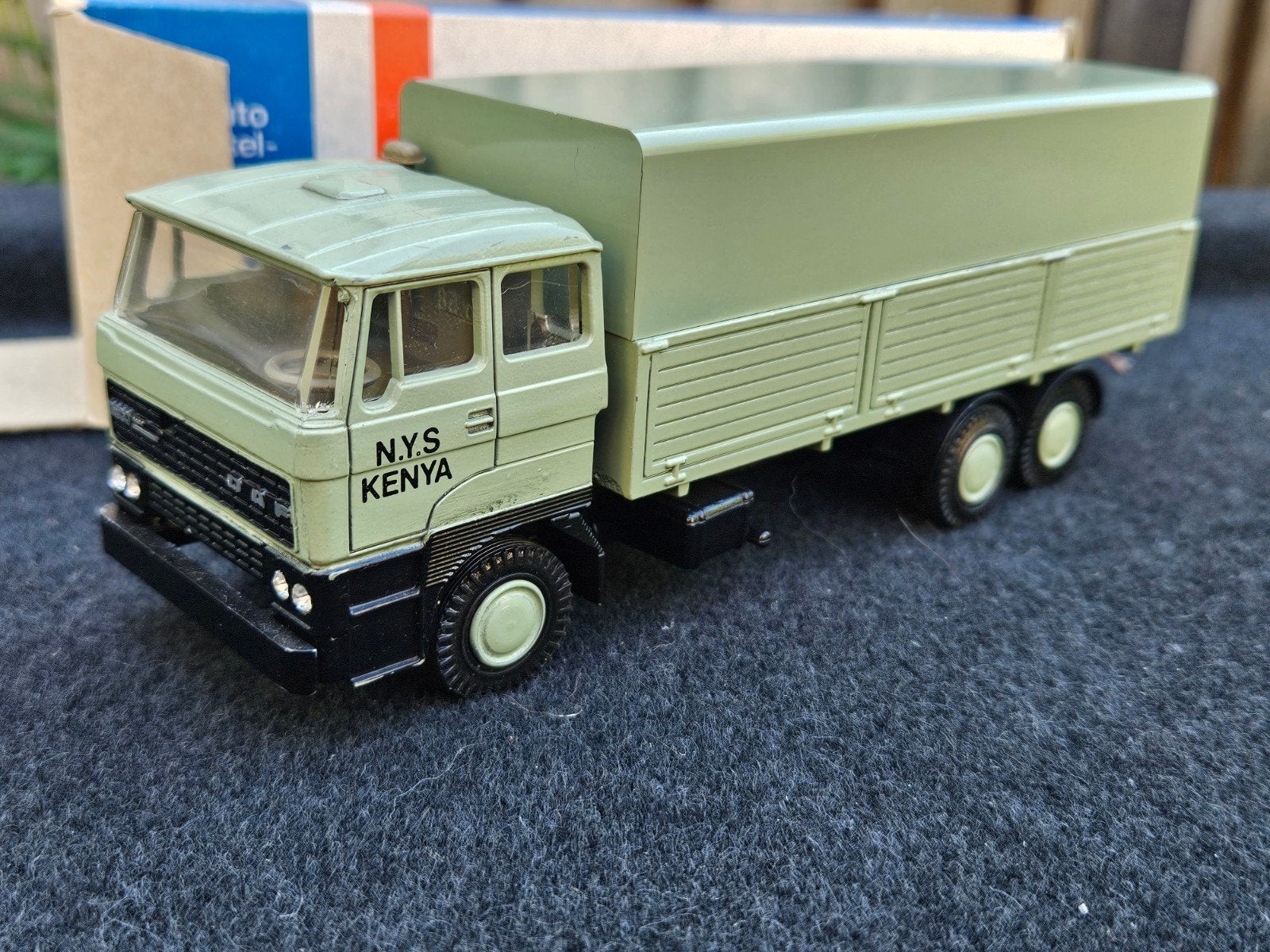 Lioncar Daf 2800 N.Y.S. Kenya motorwagen ovp, Hobby en Vrije tijd, Ophalen of Verzenden, Zo goed als nieuw, Bus of Vrachtwagen