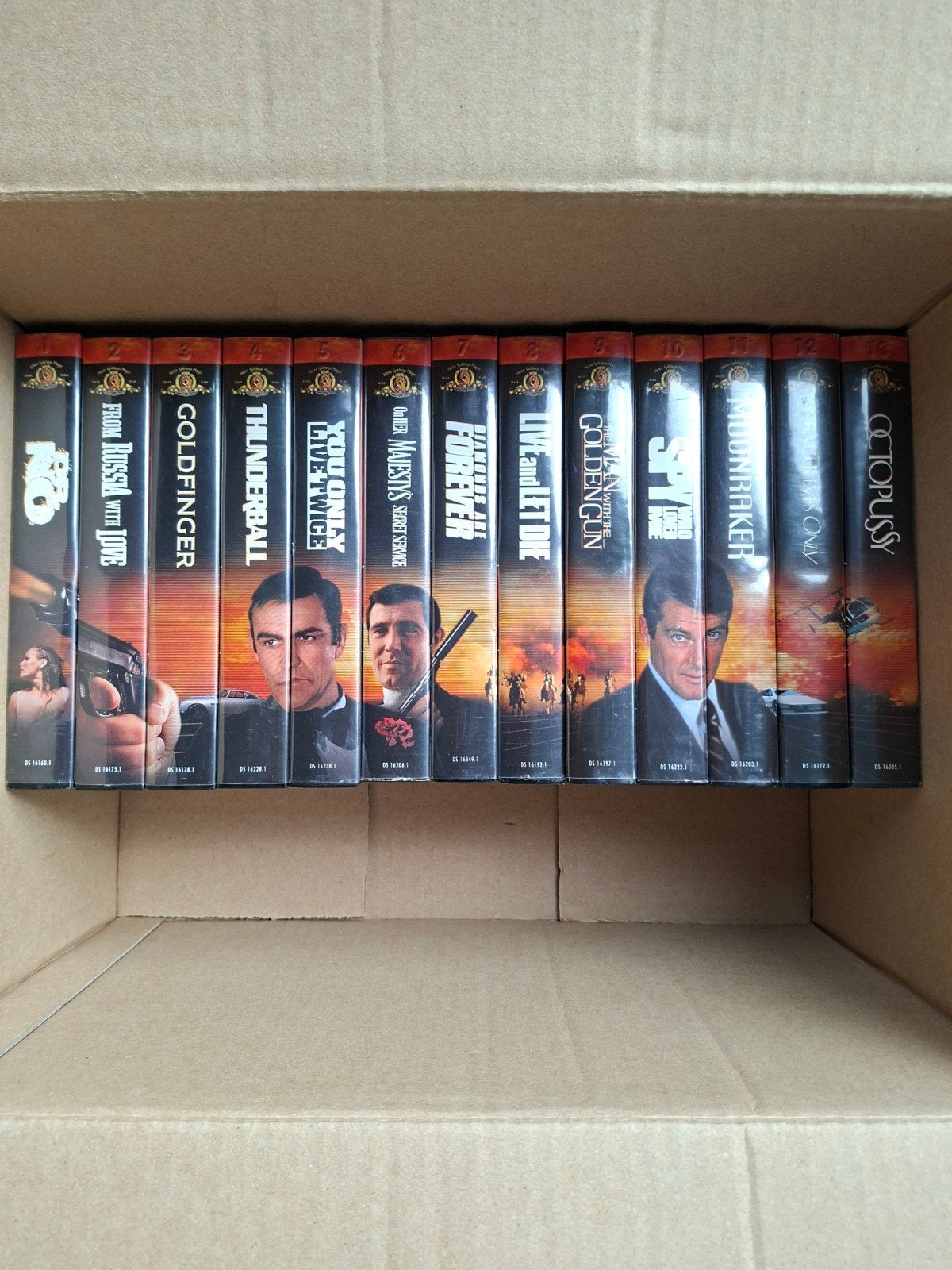 vhs james bond collection 18 banden, Vanaf 12 jaar, Ophalen of Verzenden, Zo goed als nieuw, Actie en Avontuur