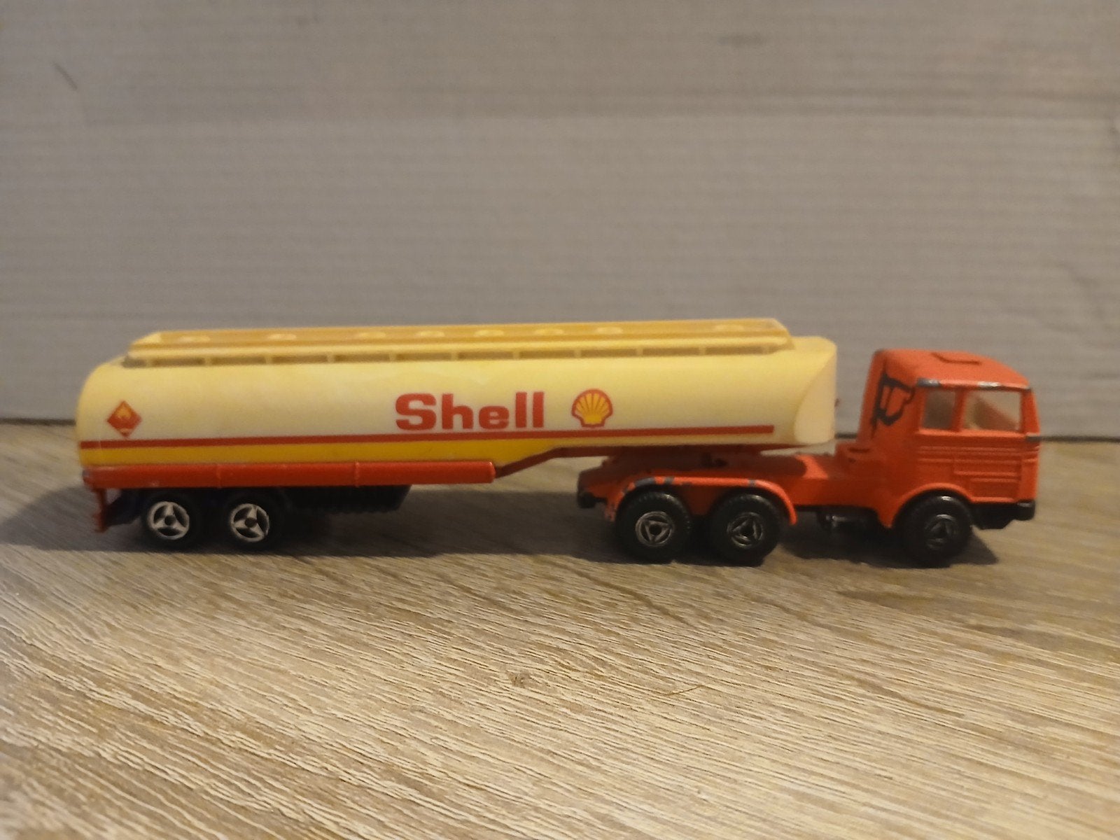 vintage majorette shell tankwagen jaren 70, Ophalen of Verzenden, Gebruikt, Bus of Vrachtwagen