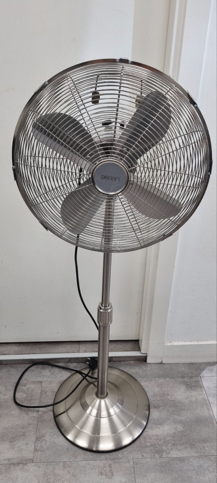 Aerian Statiefventilator - Krachtige Koeling voor Thuis, Witgoed en Apparatuur, Ventilatoren, Ophalen of Verzenden, Zo goed als nieuw