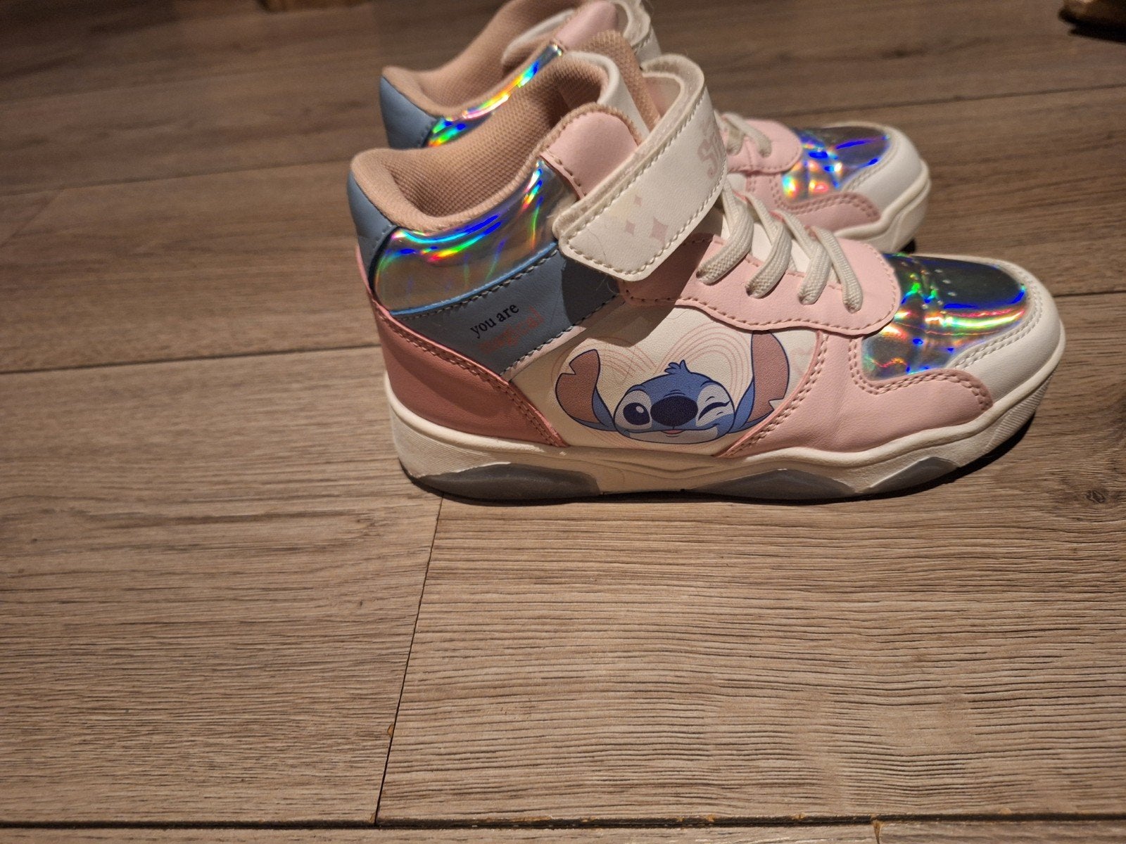 Stitch lichtgevende sneakers maat 30, Gebruikt, Stitch, Meisje, Schoenen