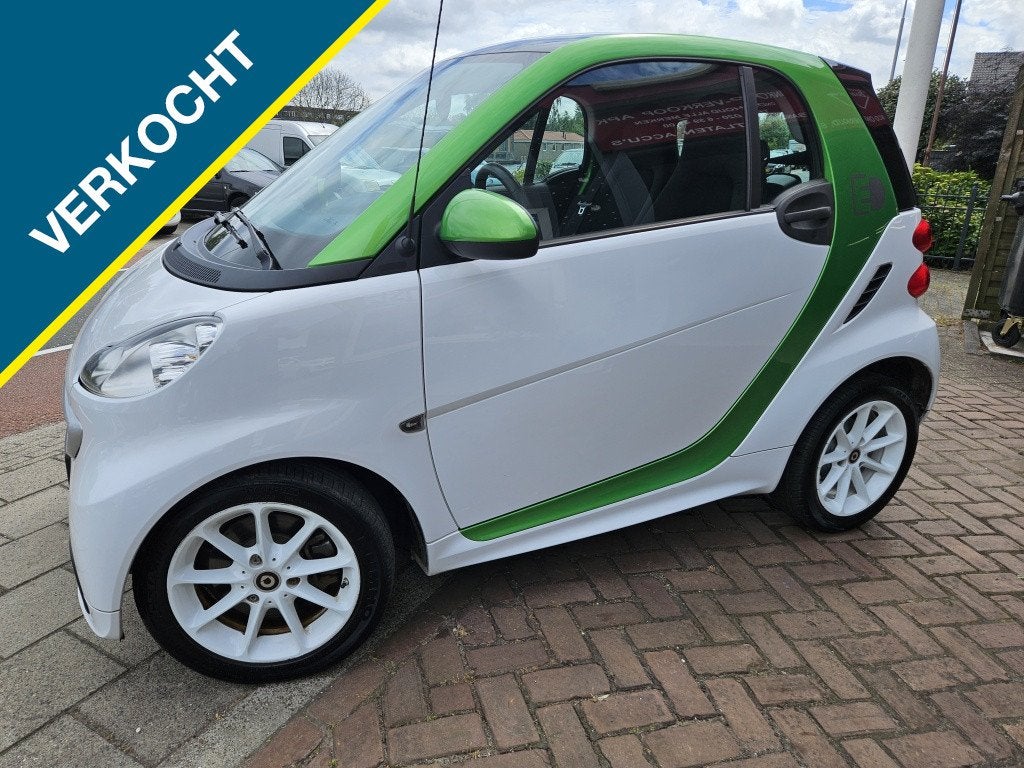 Smart Fortwo Coupé Electric drive|Airco|Navi|Panodak, Auto's, Smart, Automaat, Gebruikt, Automatische klimaatregeling, Wit