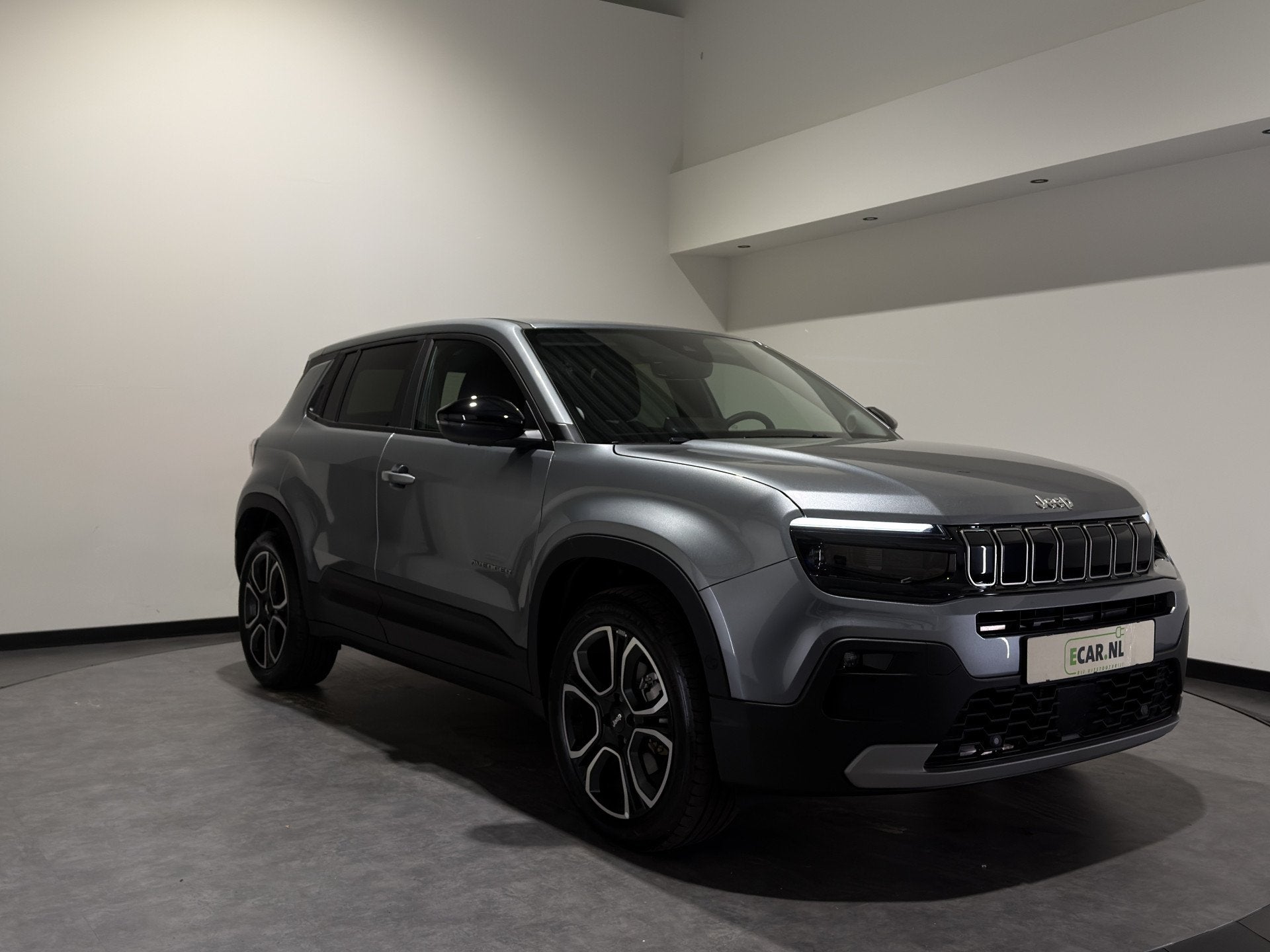 Jeep Avenger Altitude 54 kWh | Warmtepomp | Keyless | Stoele, Auto's, Gebruikt, 156 pk, Met garantie (alle), Leder en Stof