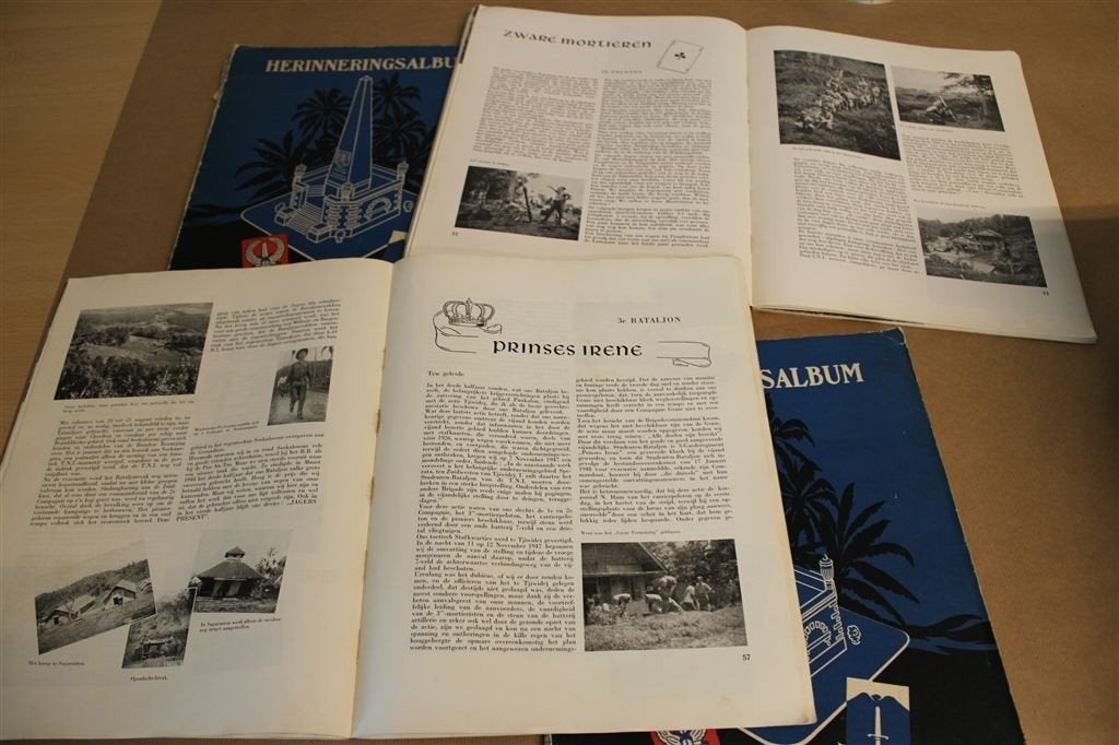 Herinneringsalbum 1e Infanterie brigadegroep. Complete set., Ophalen of Verzenden, Gelezen