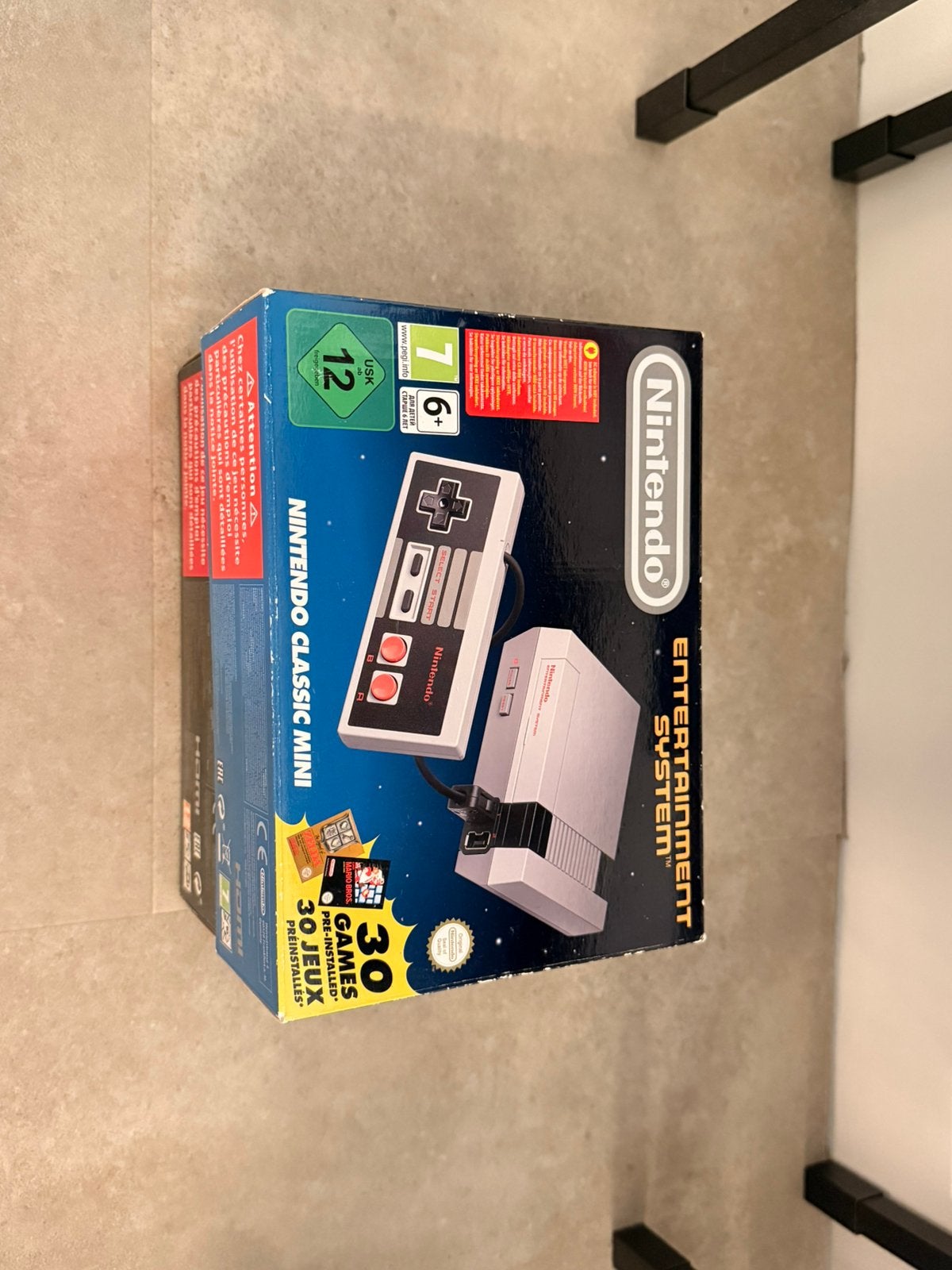 Nintendo NES Classic Mini, Spelcomputers en Games, Ophalen of Verzenden, Zo goed als nieuw, Met 2 controllers